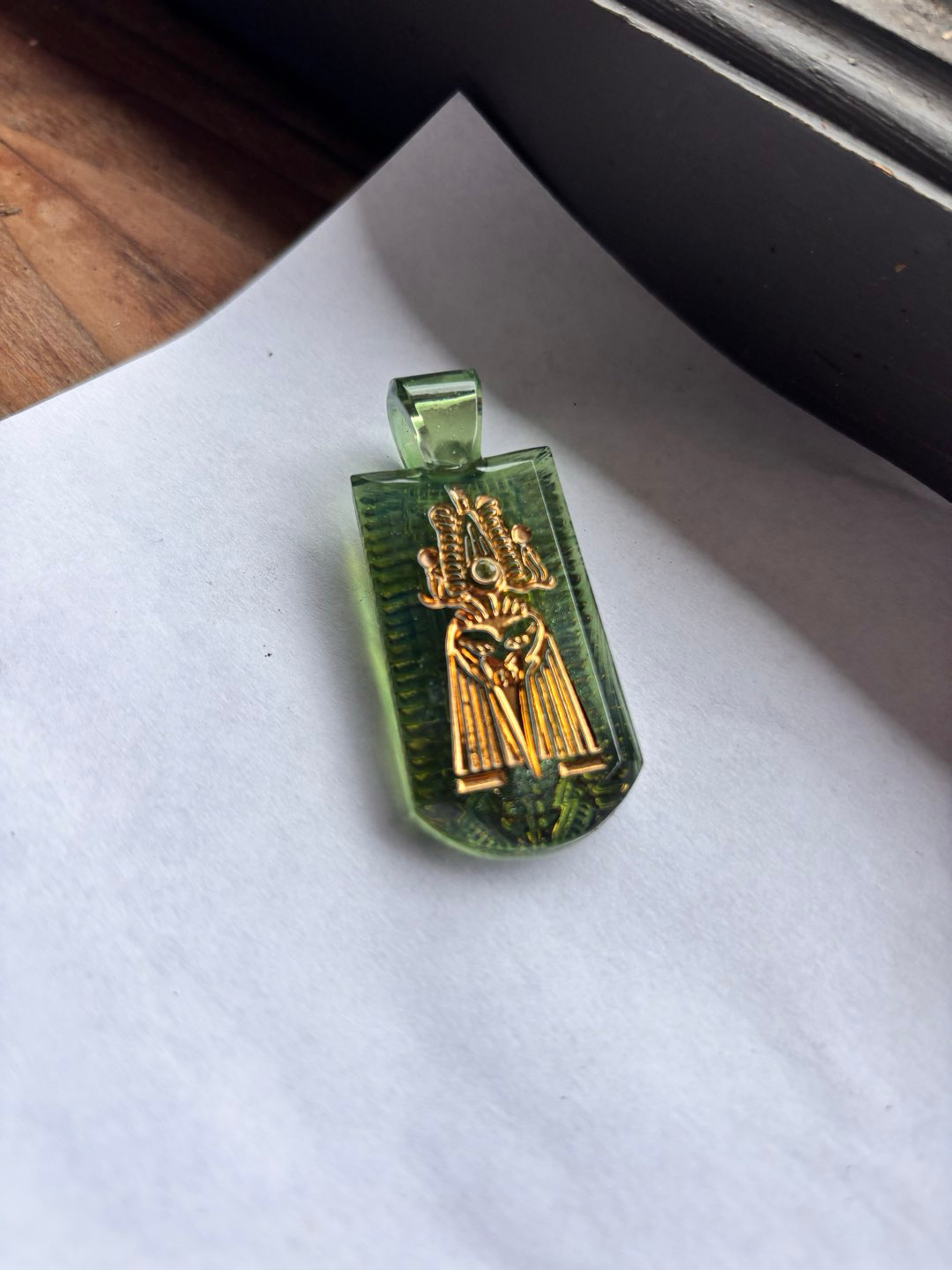 Preview pic of Green t pendent