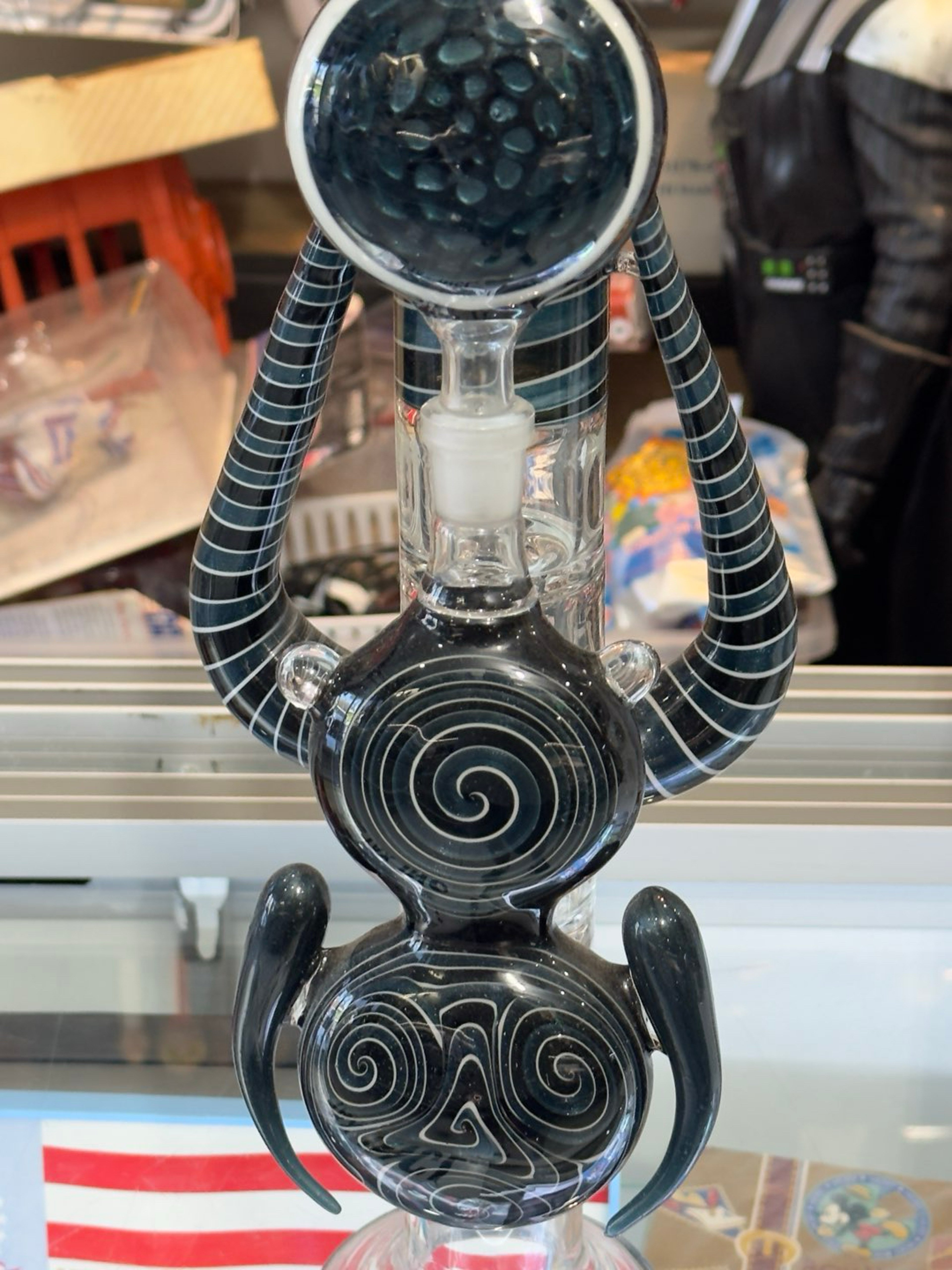 Glass custom water pipe designer Morgan image 0