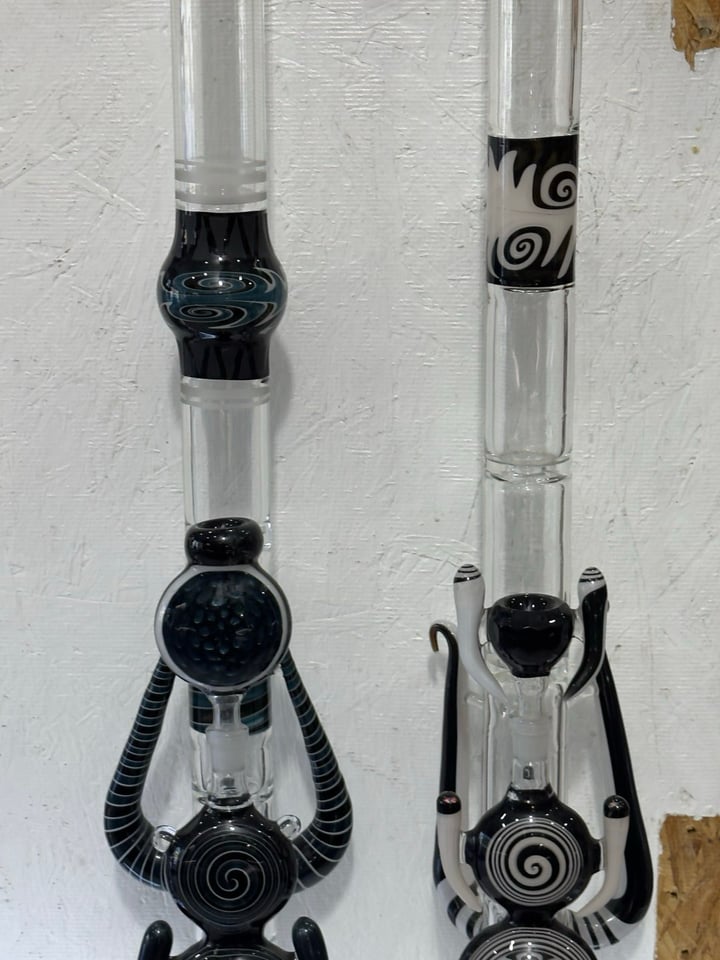 Glass custom water pipe designe... | Shop Bongs on GlassPass