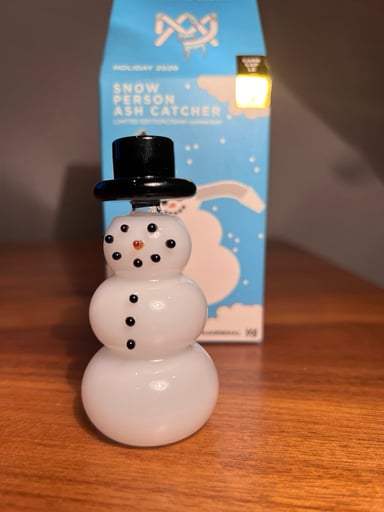 Preview pic of MJ Arsenal - Snow Person Ash Catcher (45 degree)