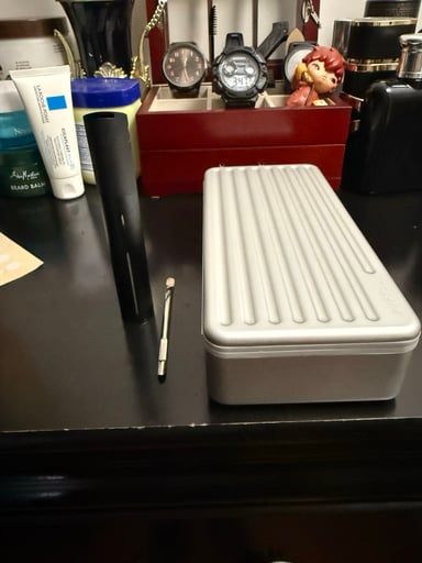 Preview pic of Puffco pivot with travel case