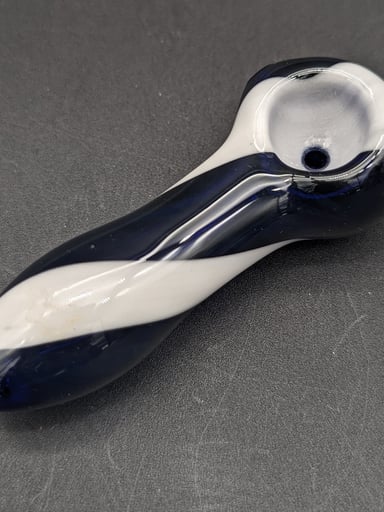 Preview pic of DUAL COLOR SWIRL POCKET HAND PIPE 3.3"
