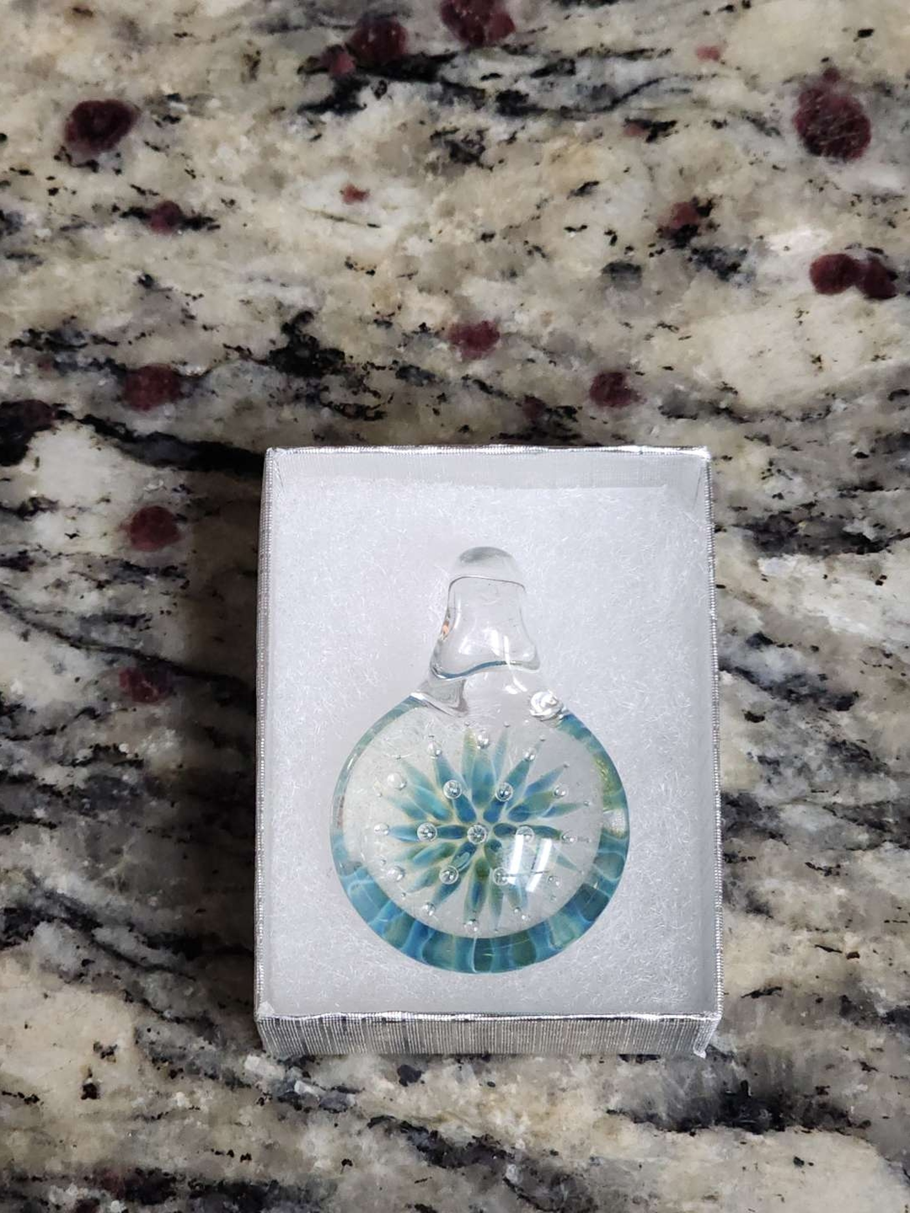 Preview pic of Subtl implosion pendant