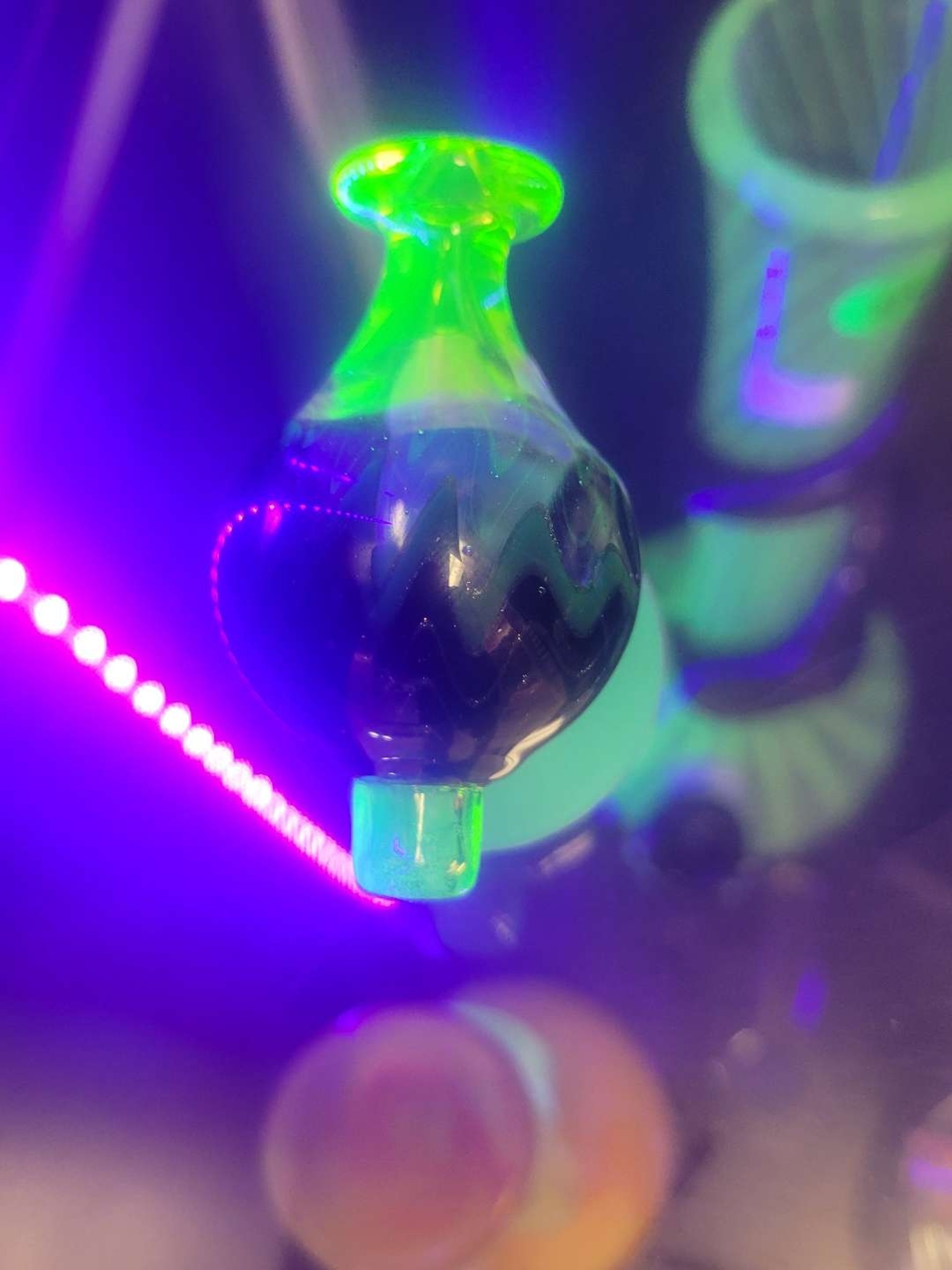 UV reactive American Carb Cap image 0