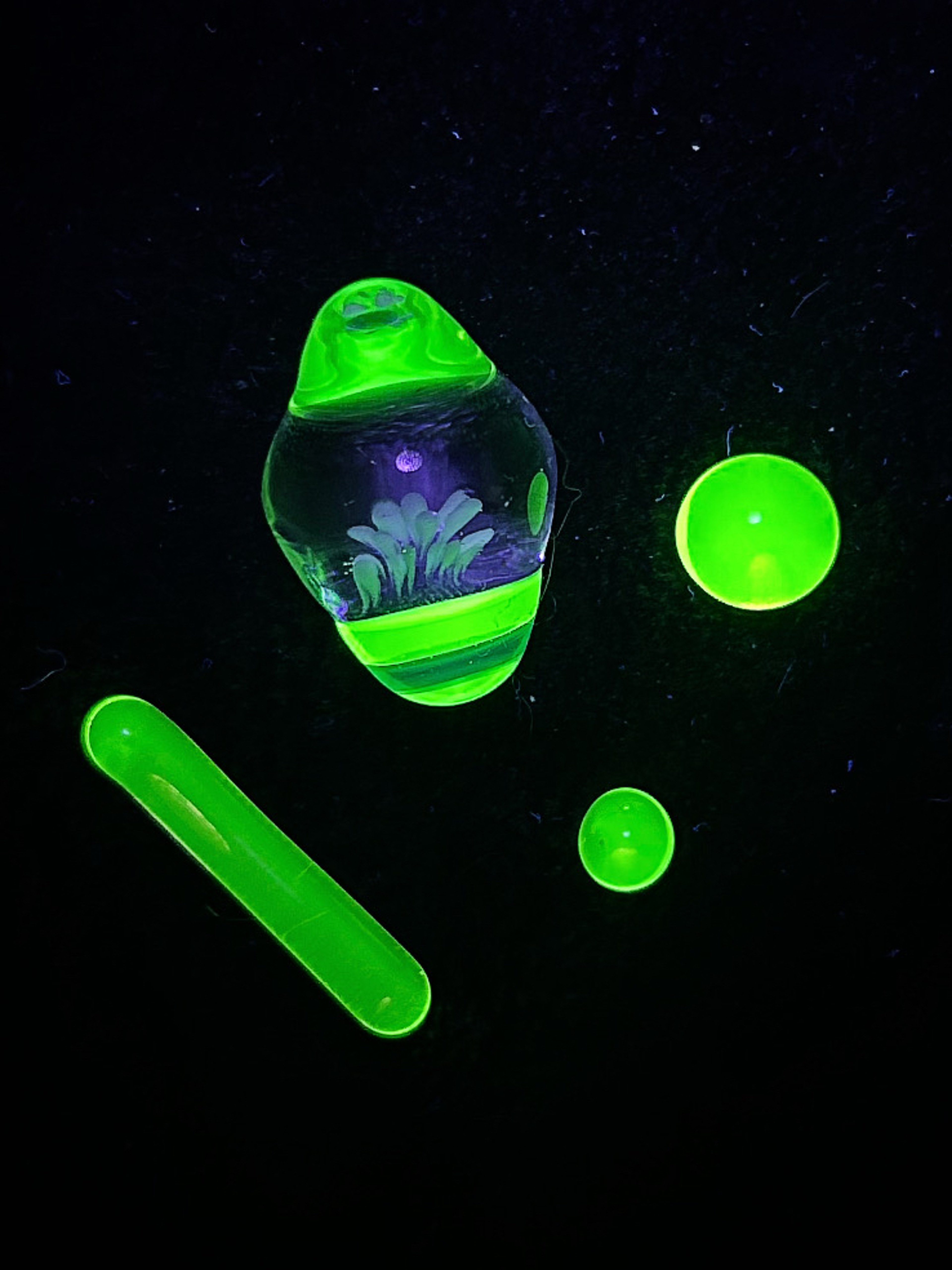 Preview pic of MarvinsGlass024 UV Slurper Set! 💚