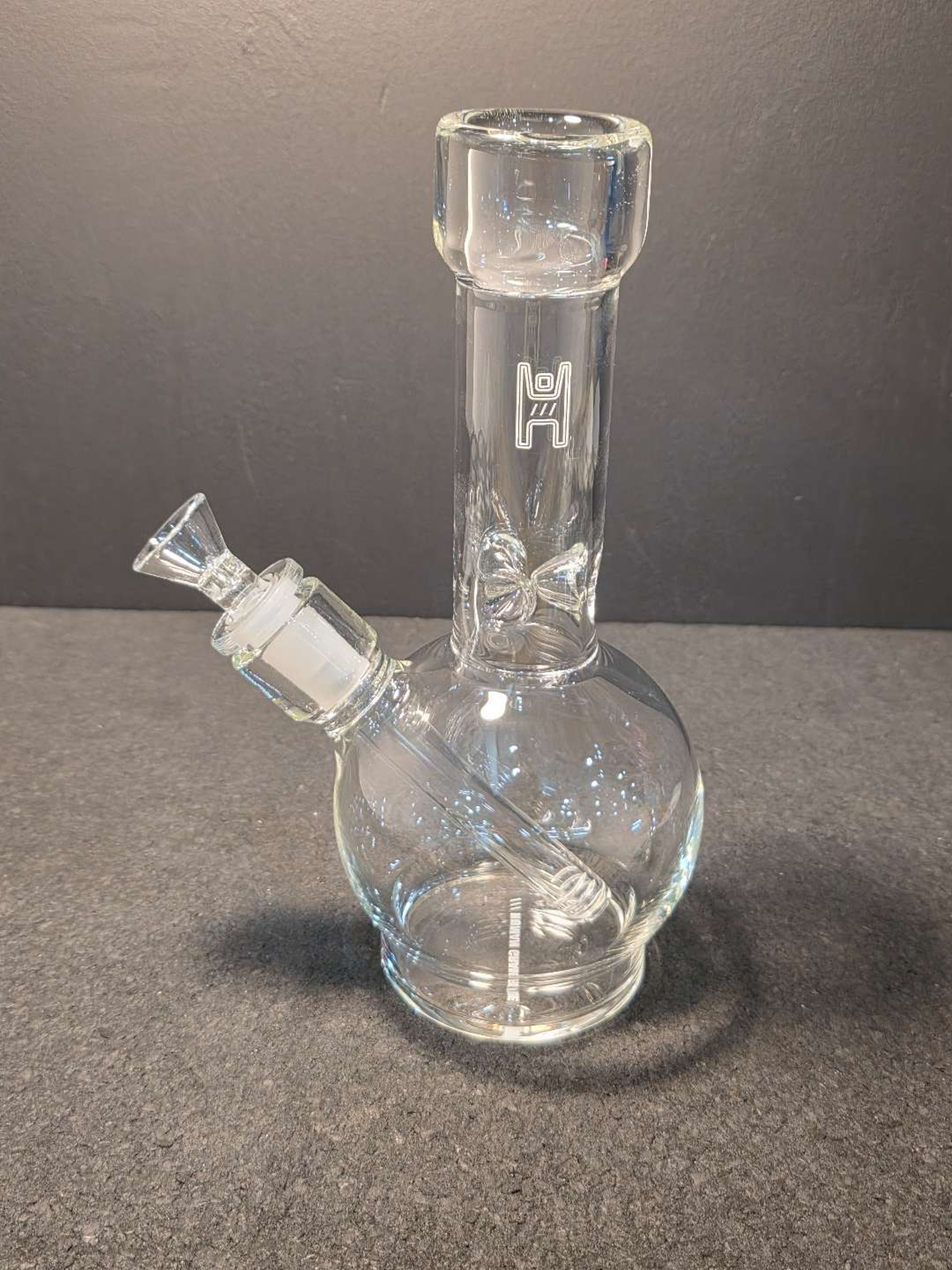HG 9" Clear Ball Waterpipe image 0
