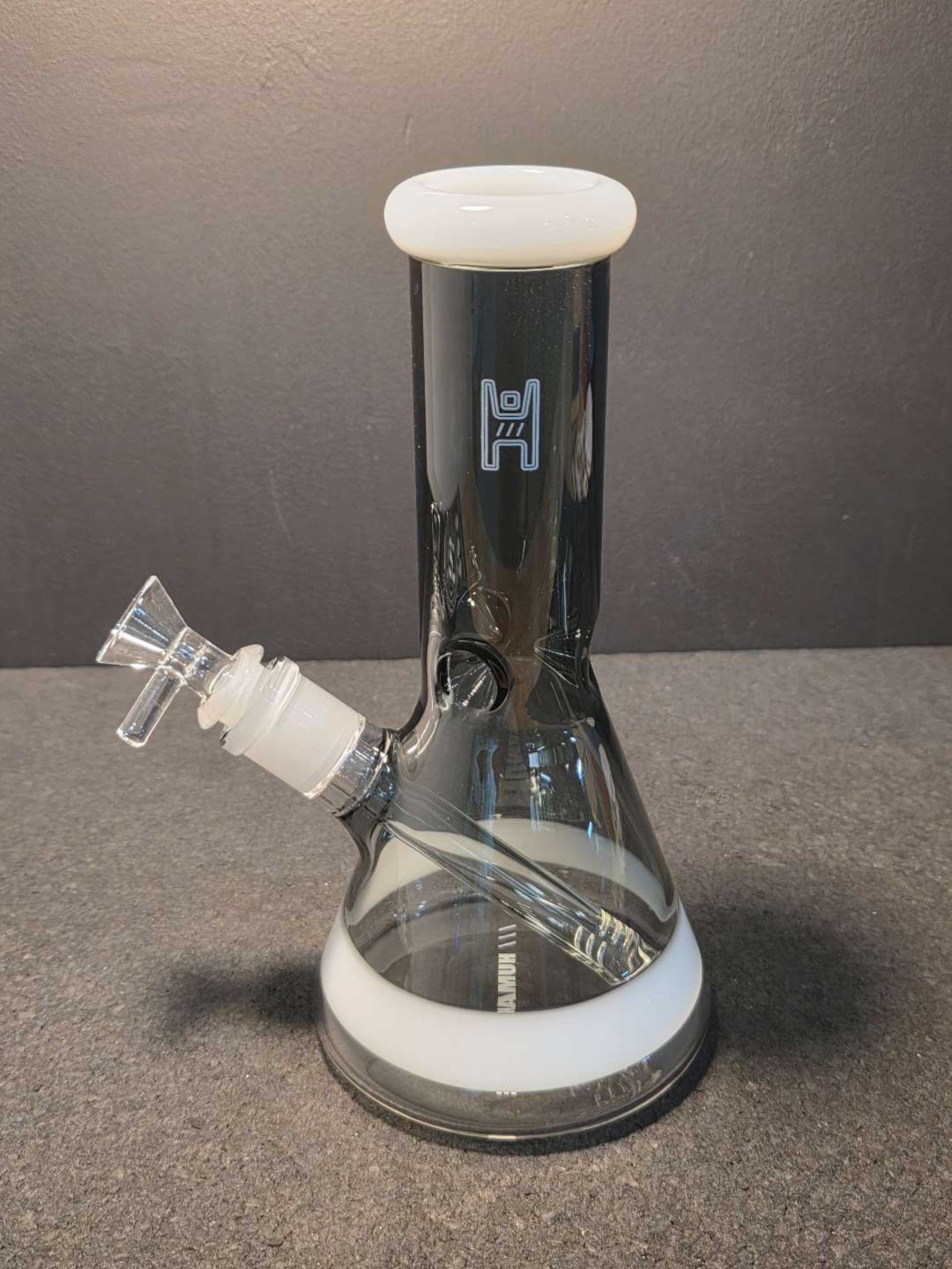 HG 9" Beaker Waterpipe Smoke w/ White Accents image 0