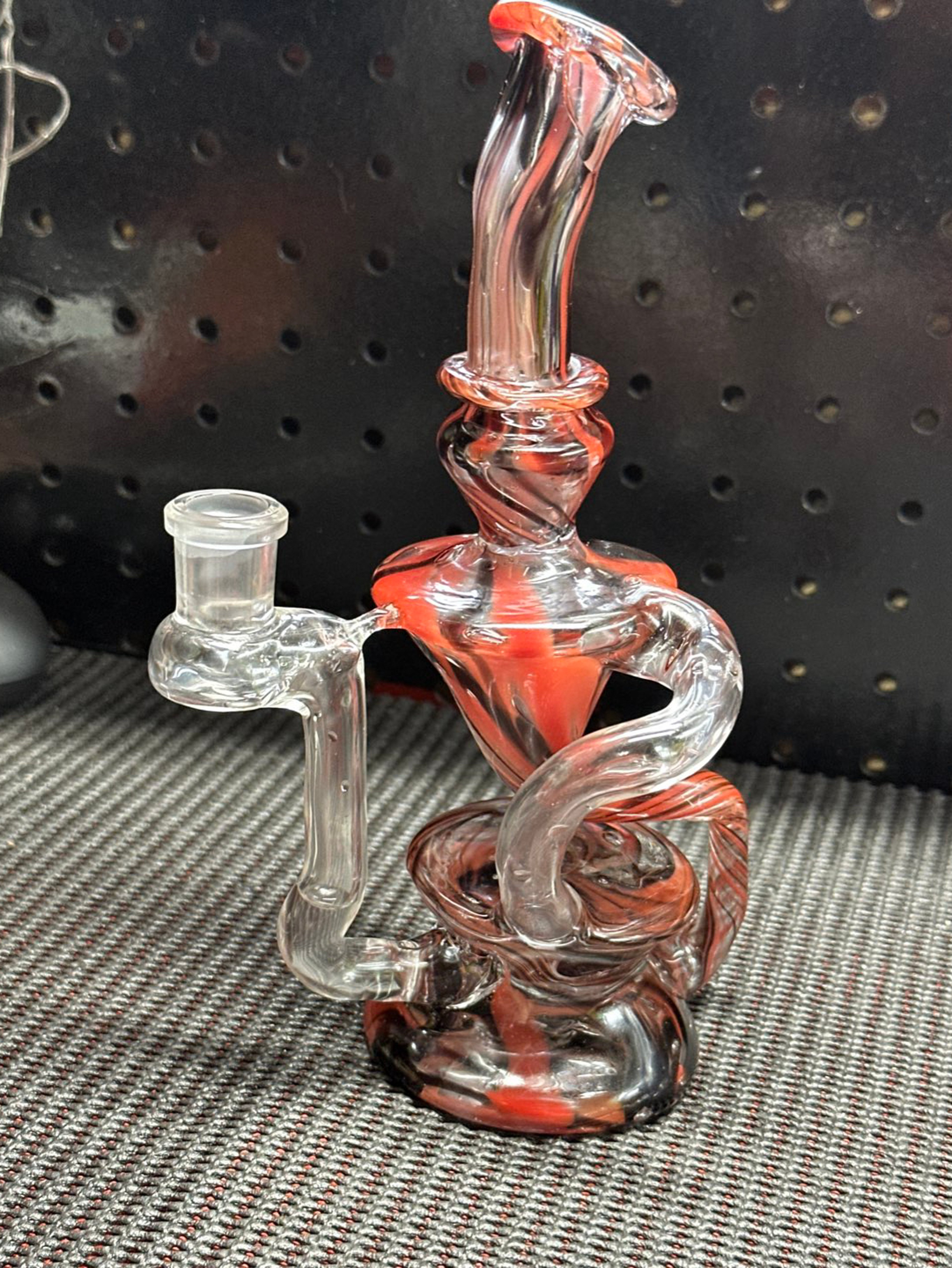 Preview pic of Red and Black wrap and rack Recycler