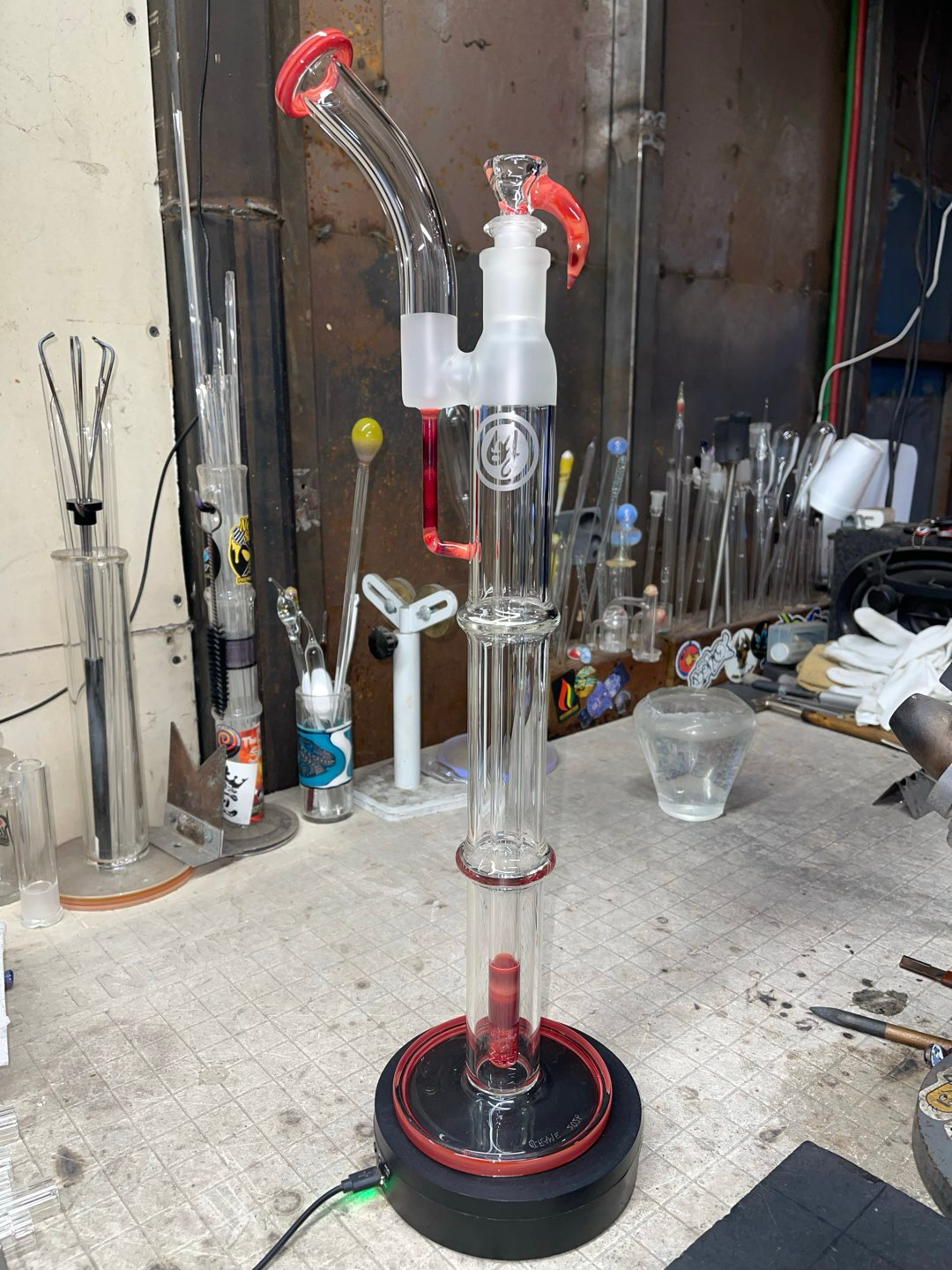 Preview pic of 19.75” tall, tequila sunrise color, 14mm 2 holes slide, gridded steam