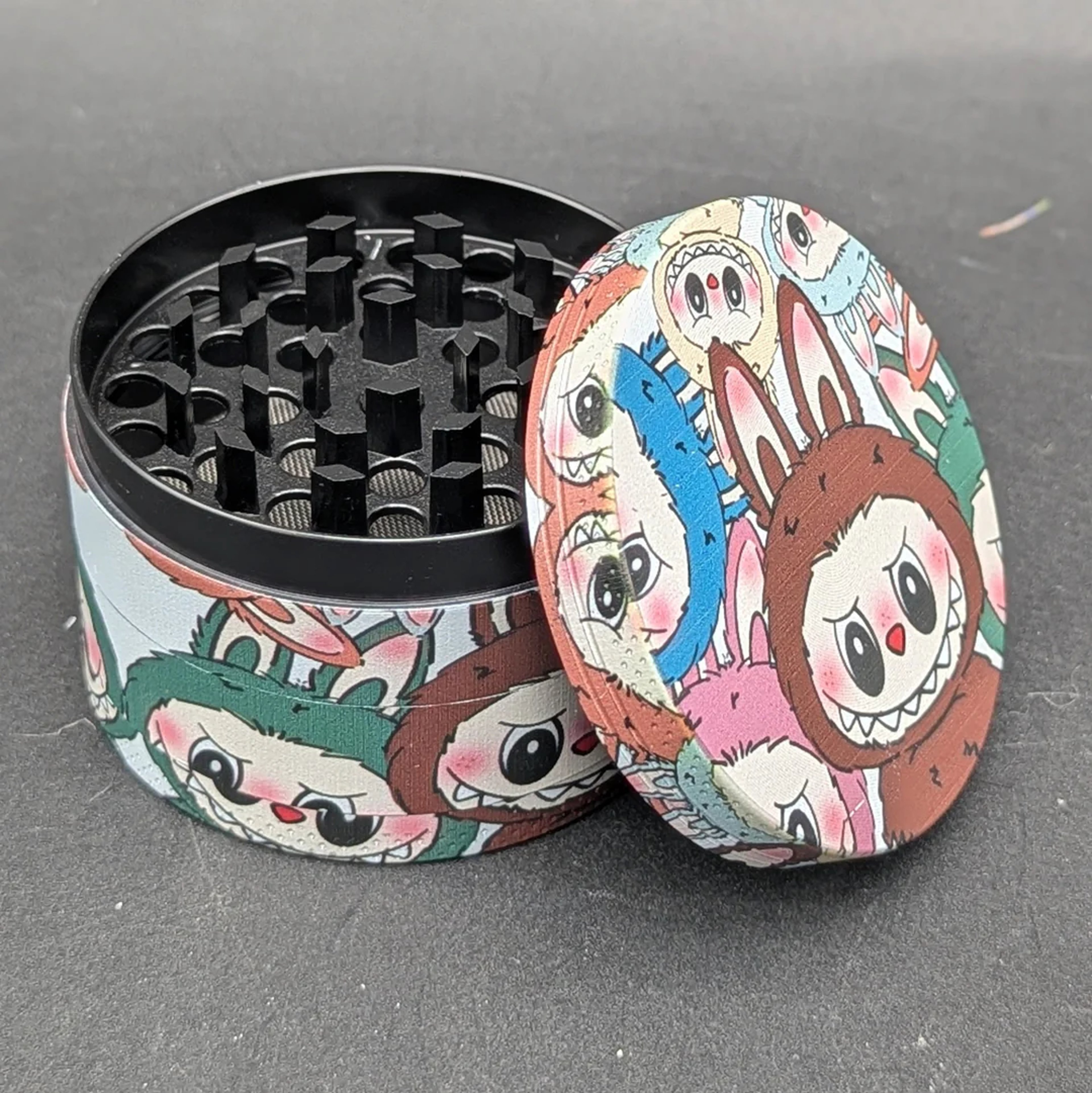 LAGRINDGRIND 63MM 4 PIECE METAL GRINDERS image 0