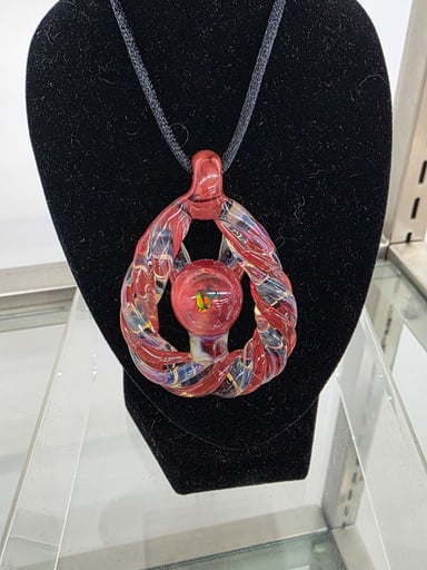 Preview pic of Twisted pendant w/opal