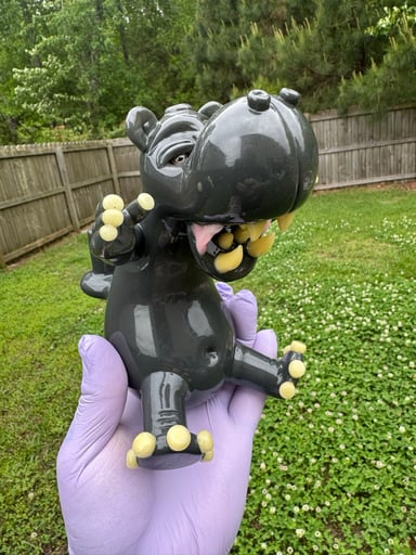 Preview pic of Domino glass Angry hippo and Ras glass skull Millie piece.