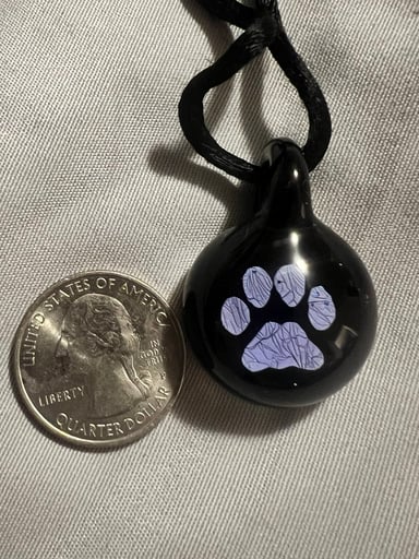 Preview pic of Paw print pendant