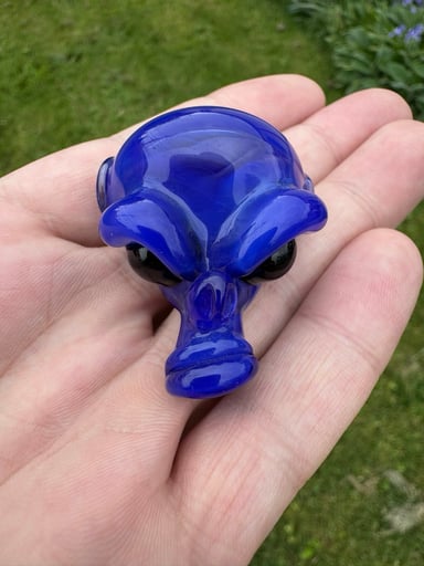 Preview pic of Alien Head pendant blue cheese