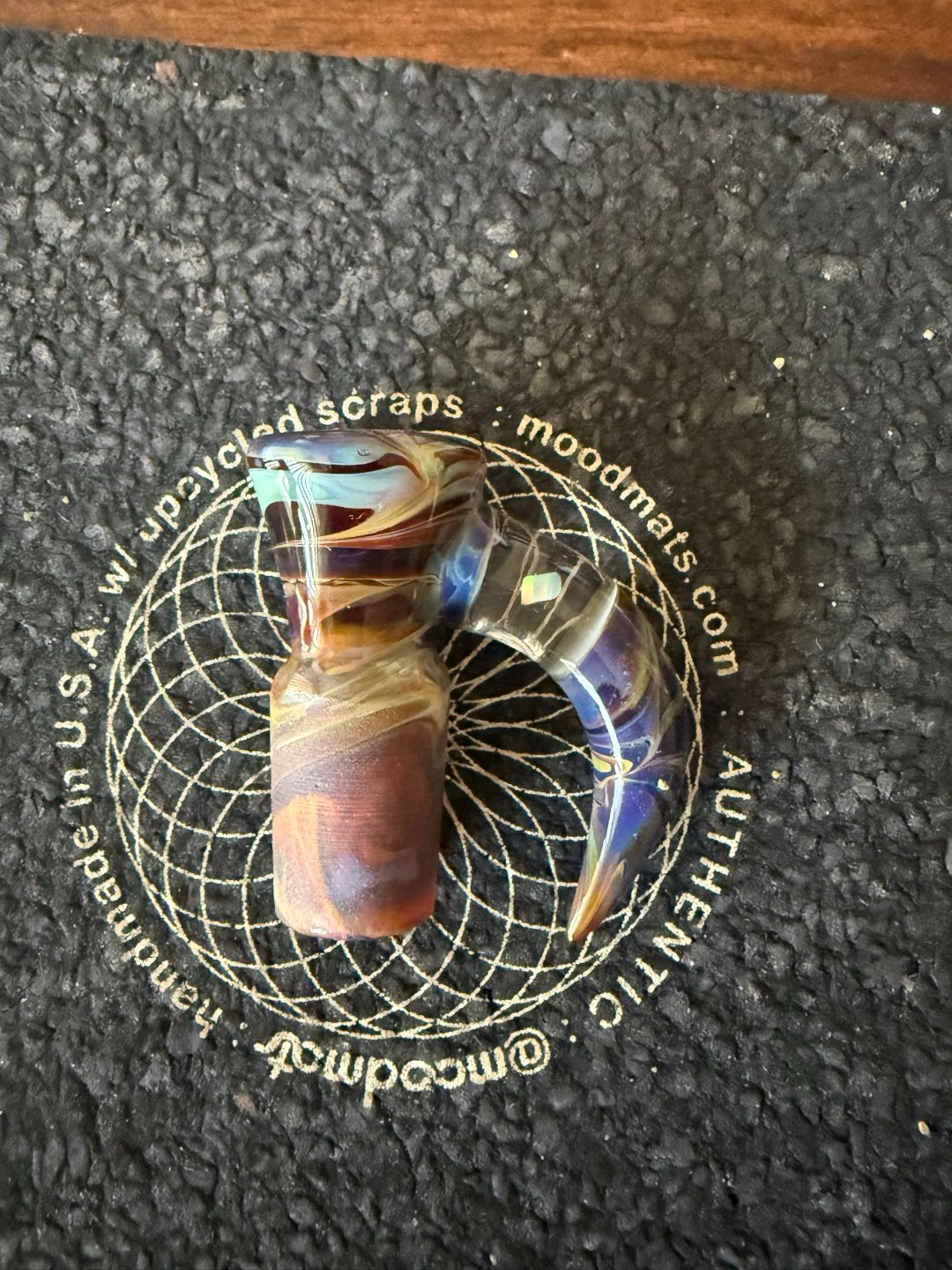 Preview pic of 18mm Fully worked amber purple slide from Papa P glass