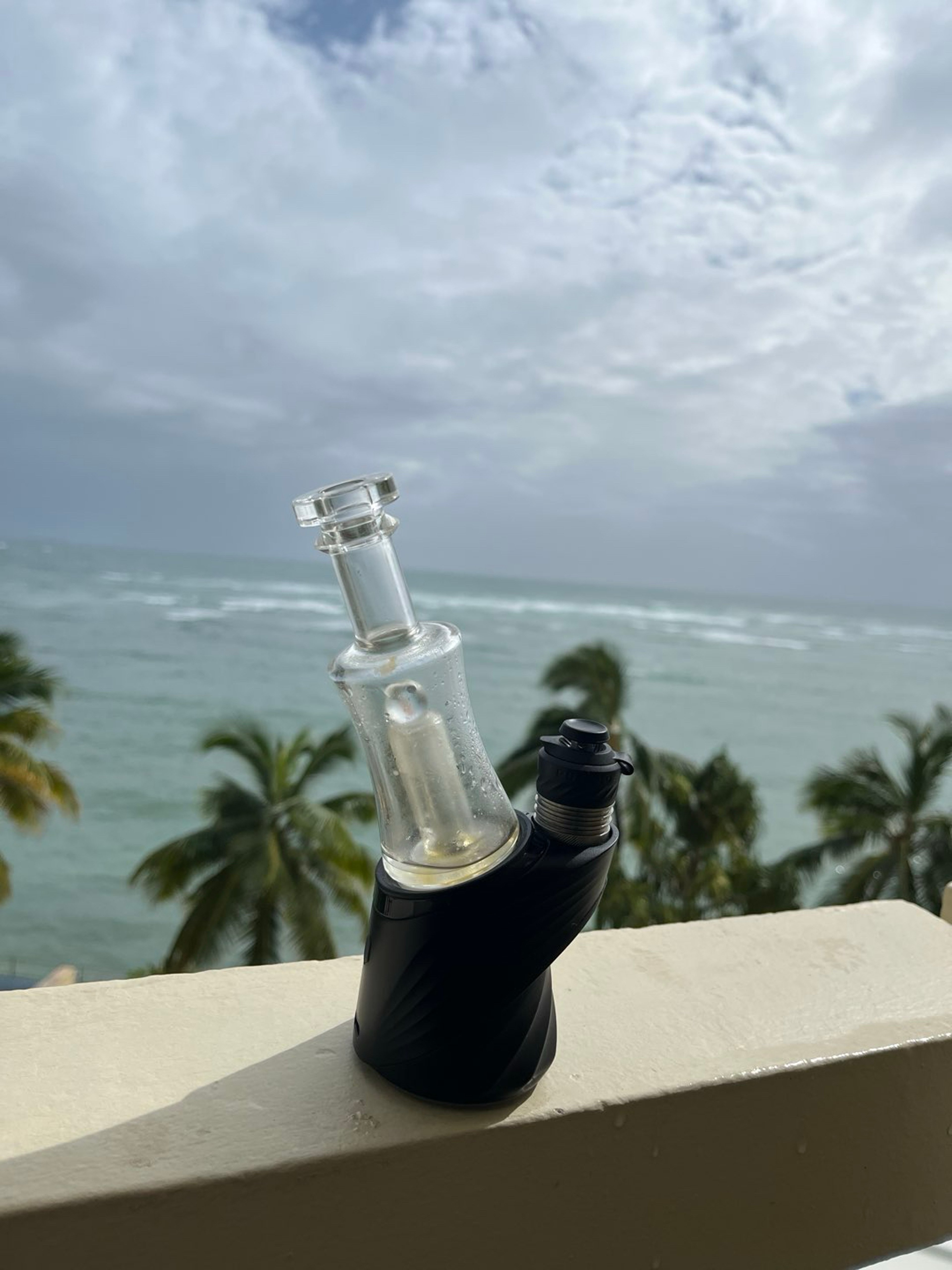 Puffco Peak Pro Onyx Model w/ Iridescent Glass Top image 0