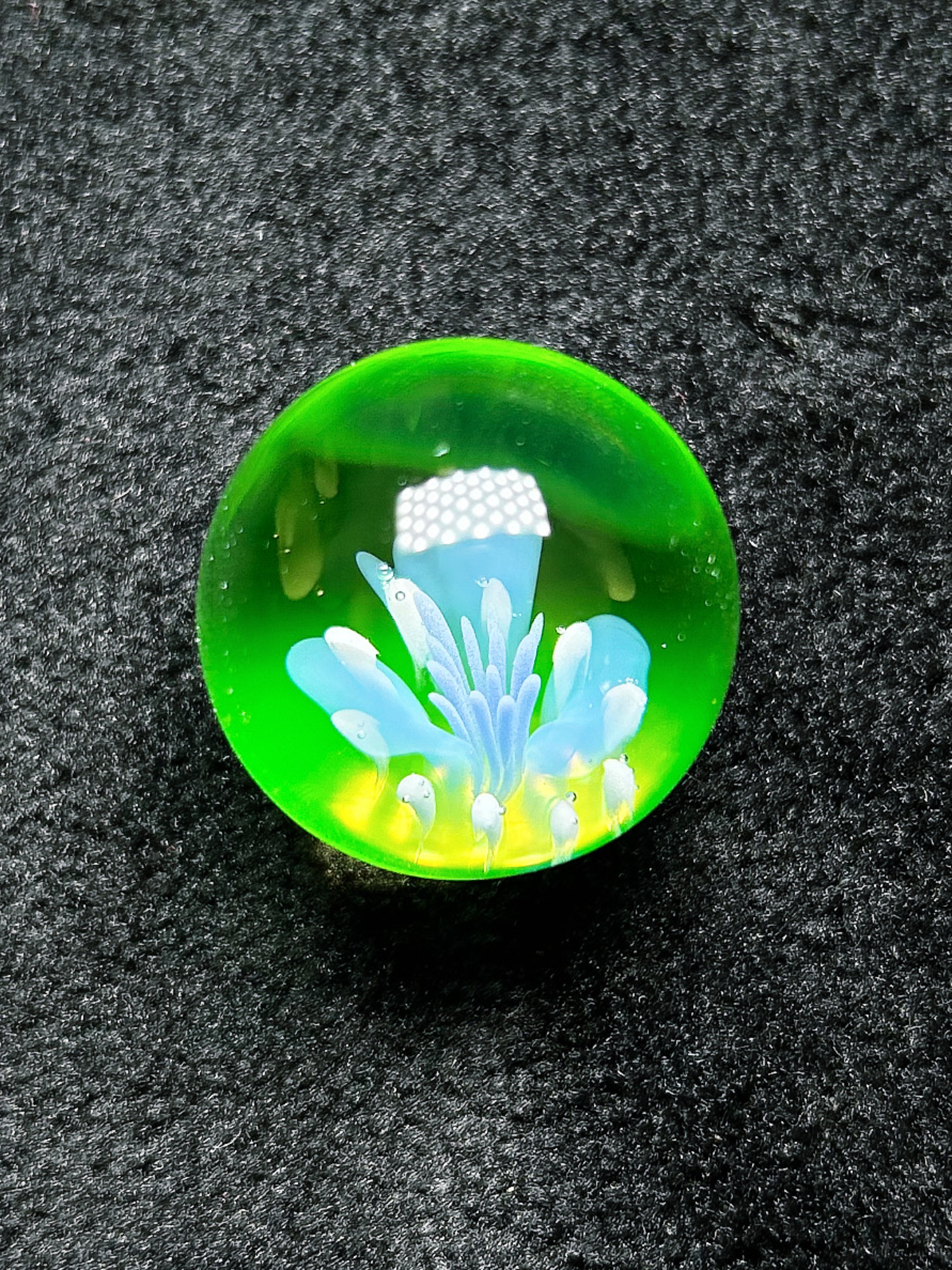 Preview pic of MarvinsGlass UV Ion Large Marble 💚