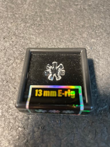 Preview pic of Black Market Glass 13mm Flake style 3