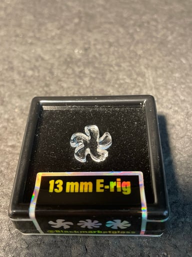 Preview pic of Black Market Glass 13mm Flake style 4