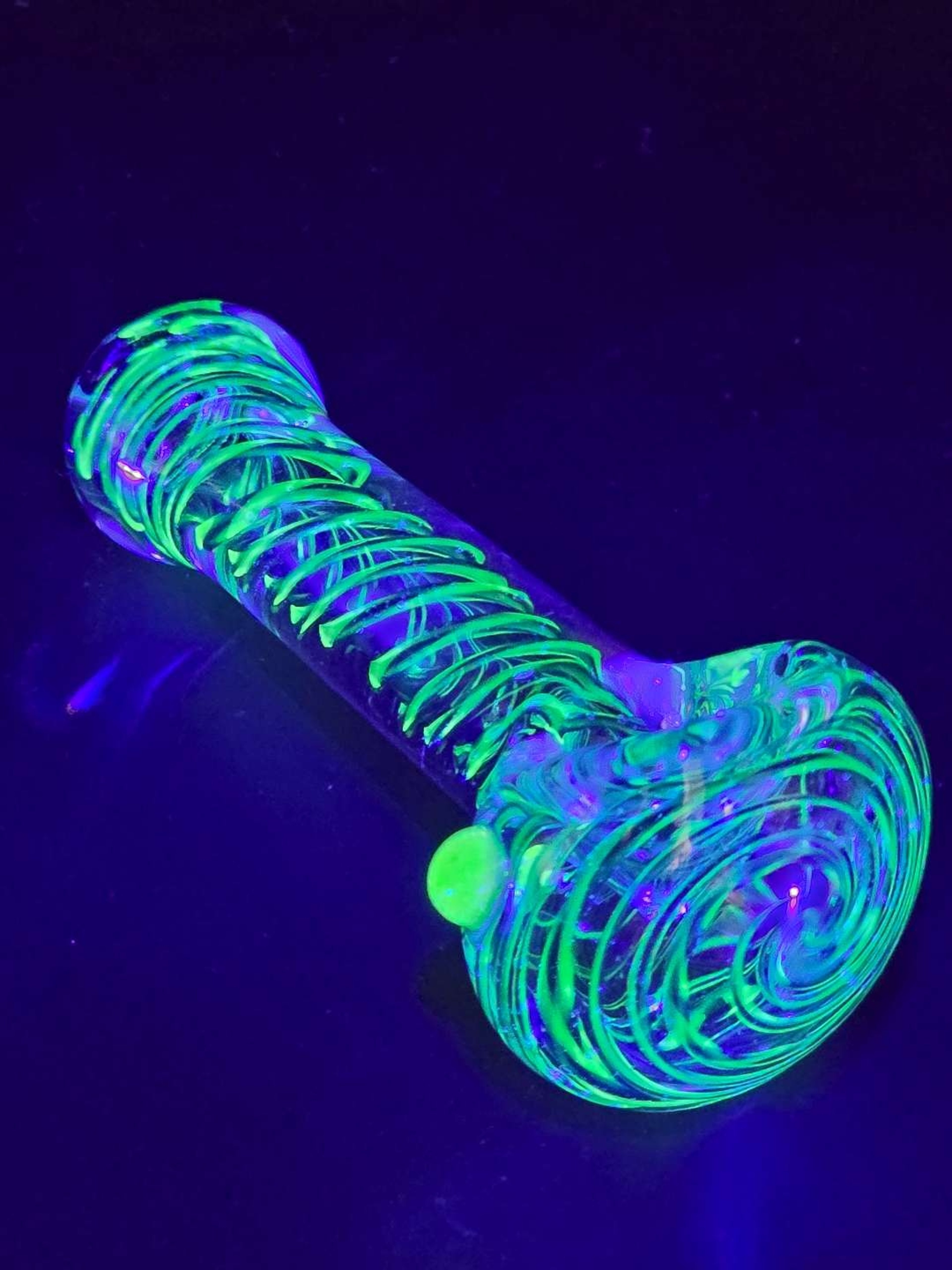 Preview pic of UV Reactive Swirl Pipe