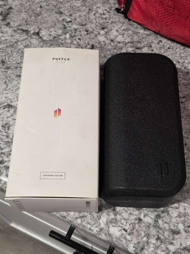 Preview pic of Puffco Peak OG Sunset box and case