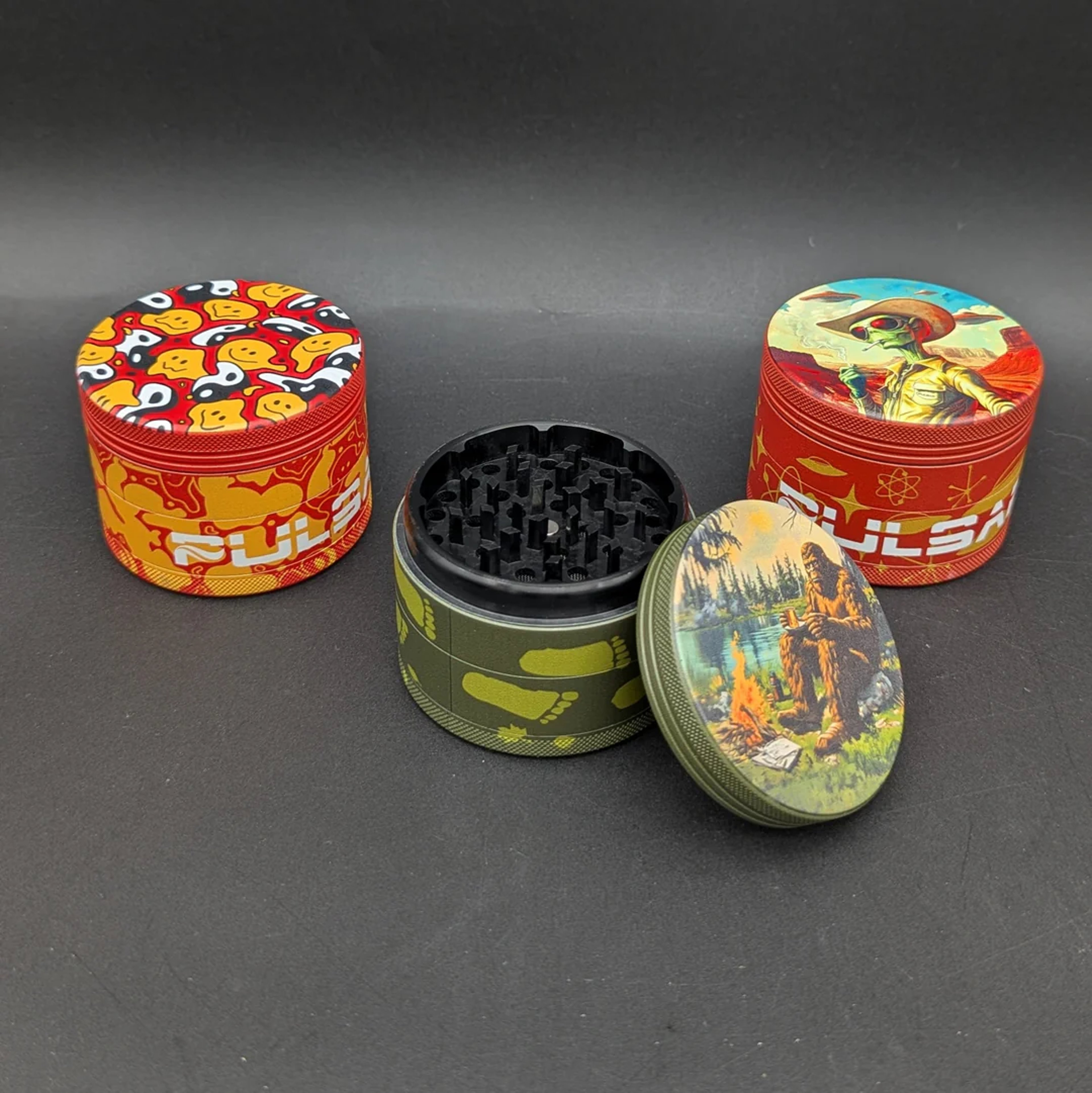 PULSAR DESIGN SERIES V2 ALUMINUM GRINDER | 4PC | 2.5" image 0