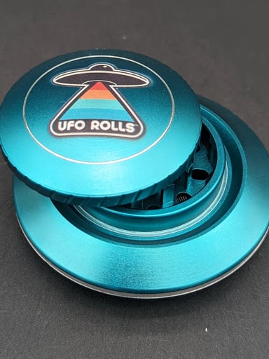 Preview pic of UFO ROLLS SPACESHIP GRINDER 4PC