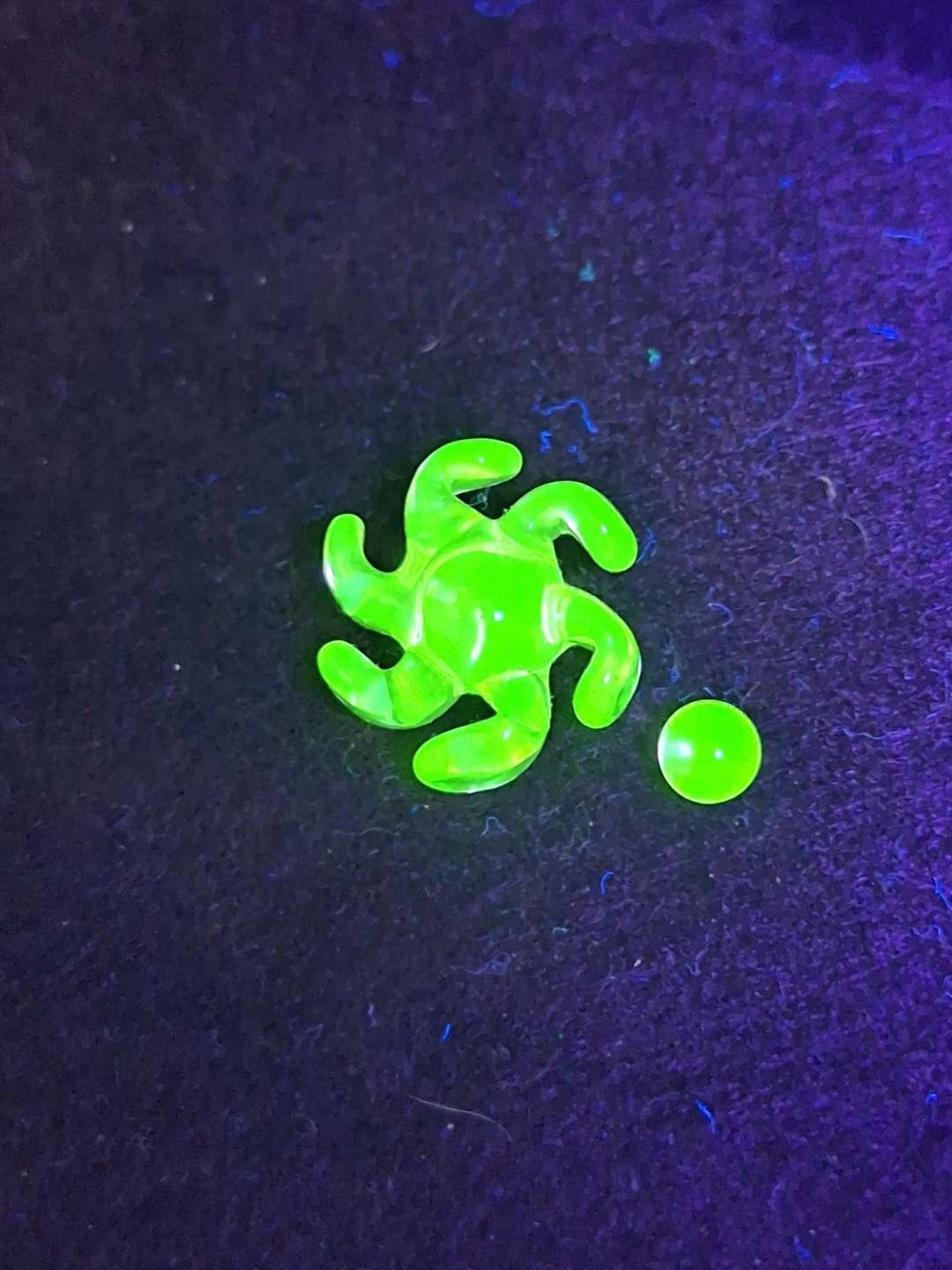 Preview pic of UV Terp fan and pearl