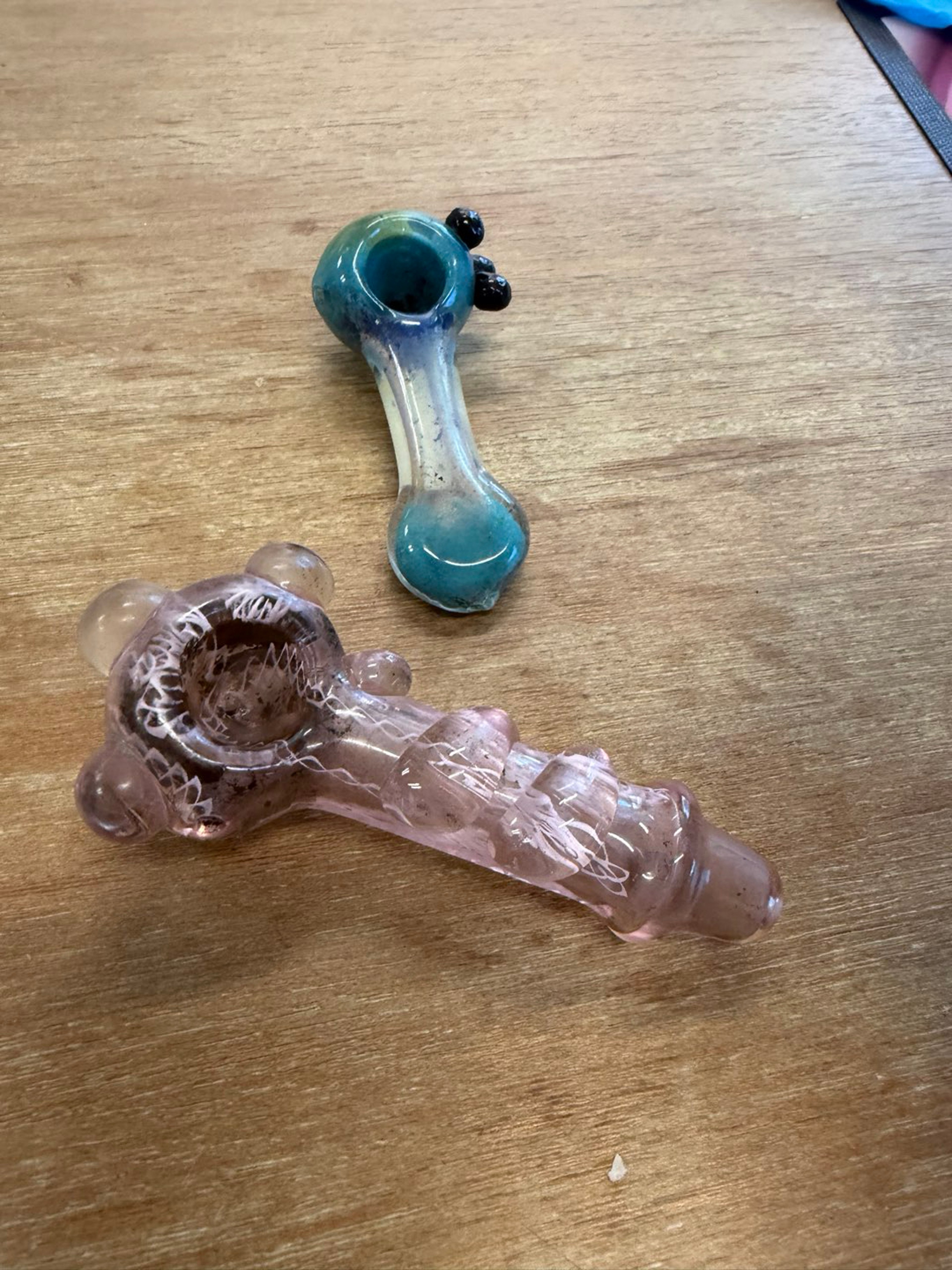 Preview pic of Spoon Pipes (blue and pink)