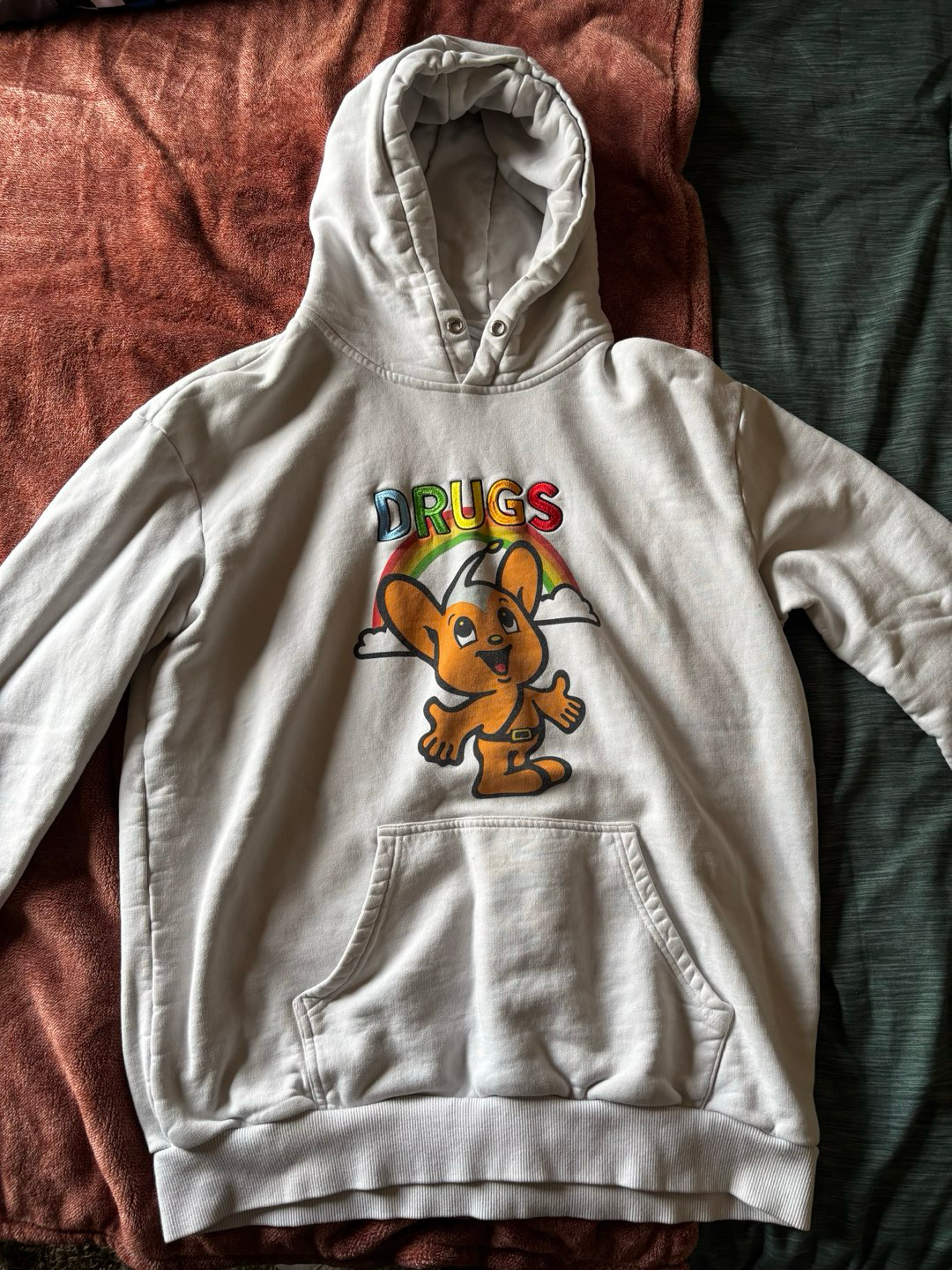 Preview pic of Gz1 Drugs sweatshirt