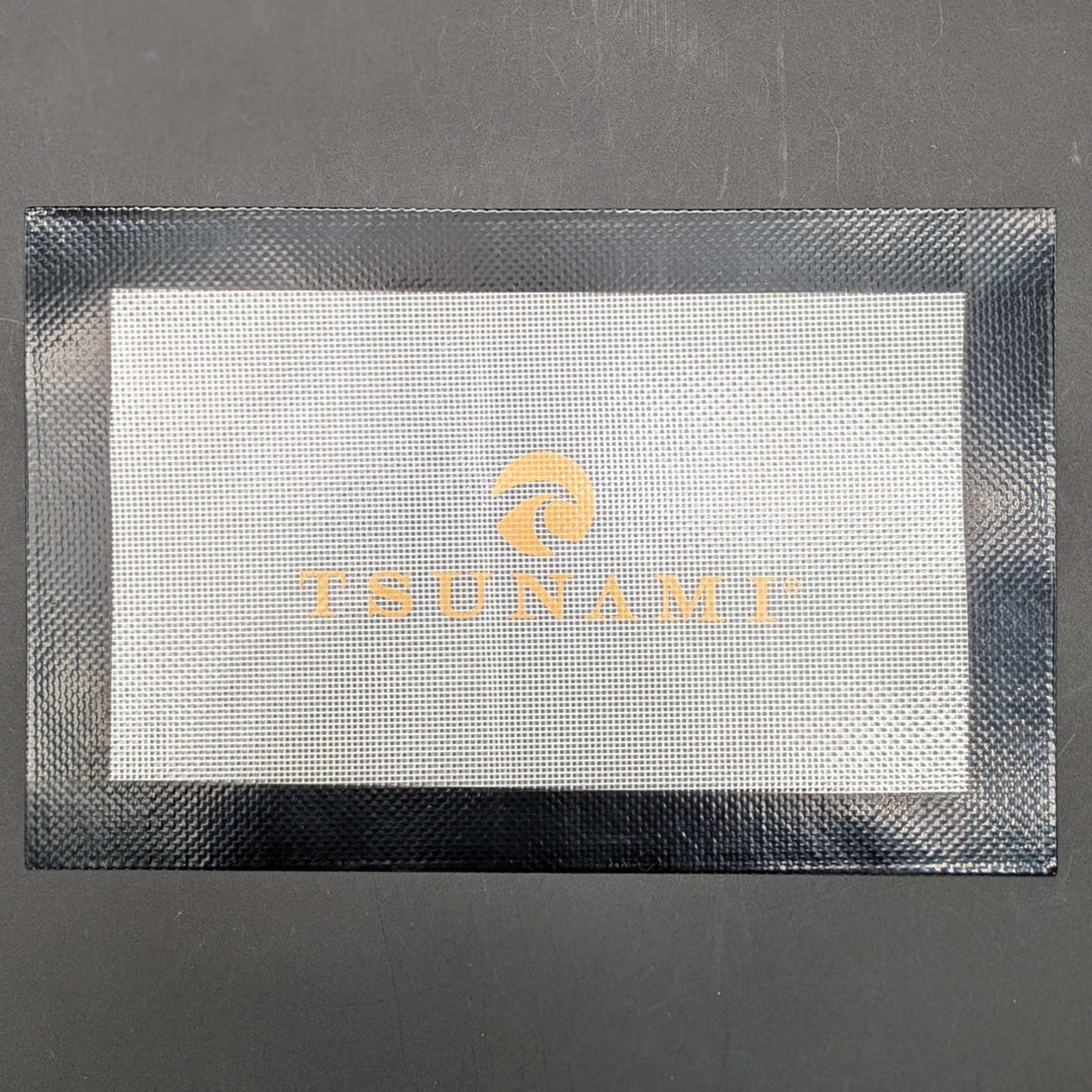 Preview pic of TSUNAMI SILICONE CONCENTRATE DAB MAT