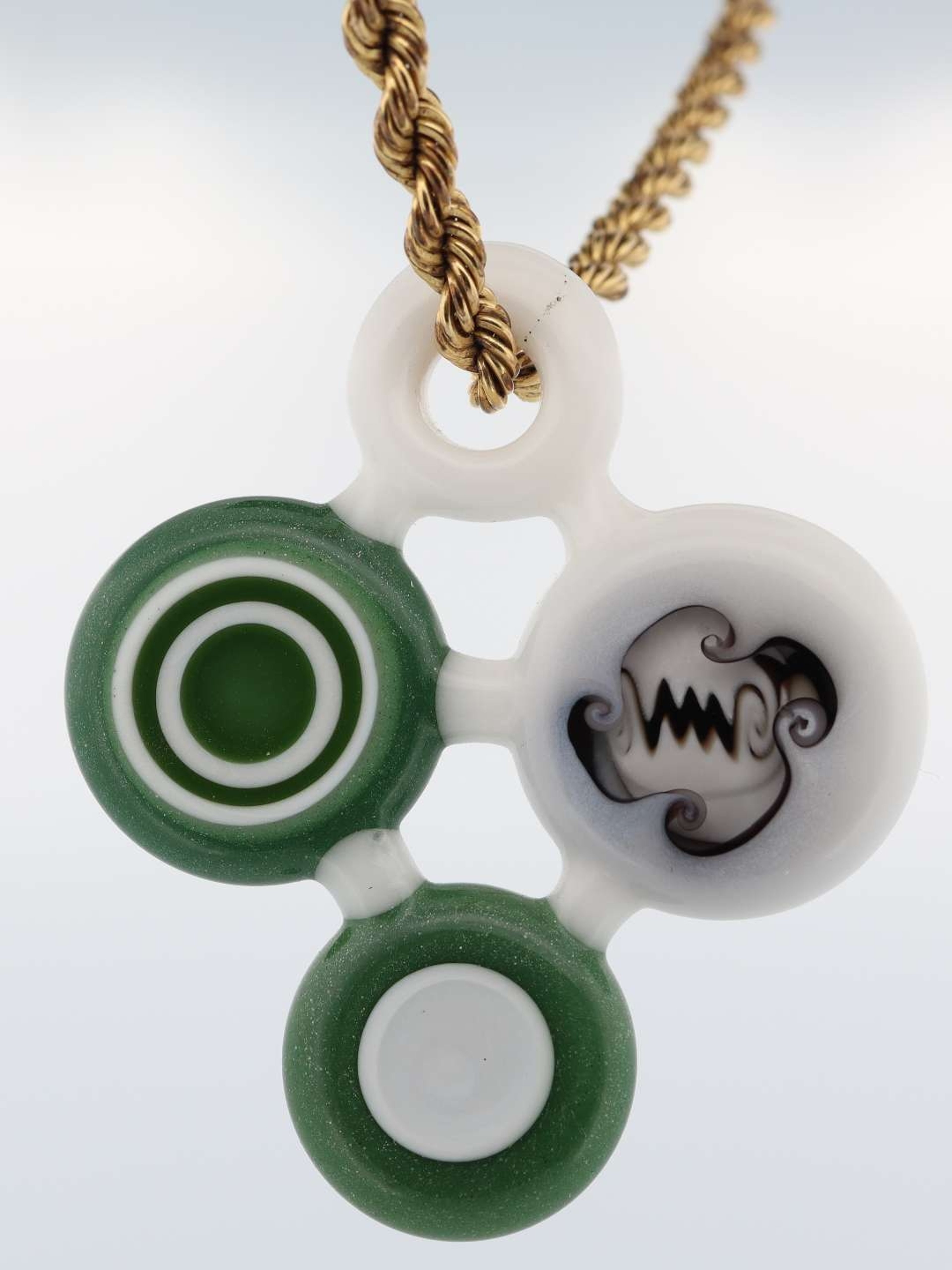 Preview pic of Og N8 molecule pendant