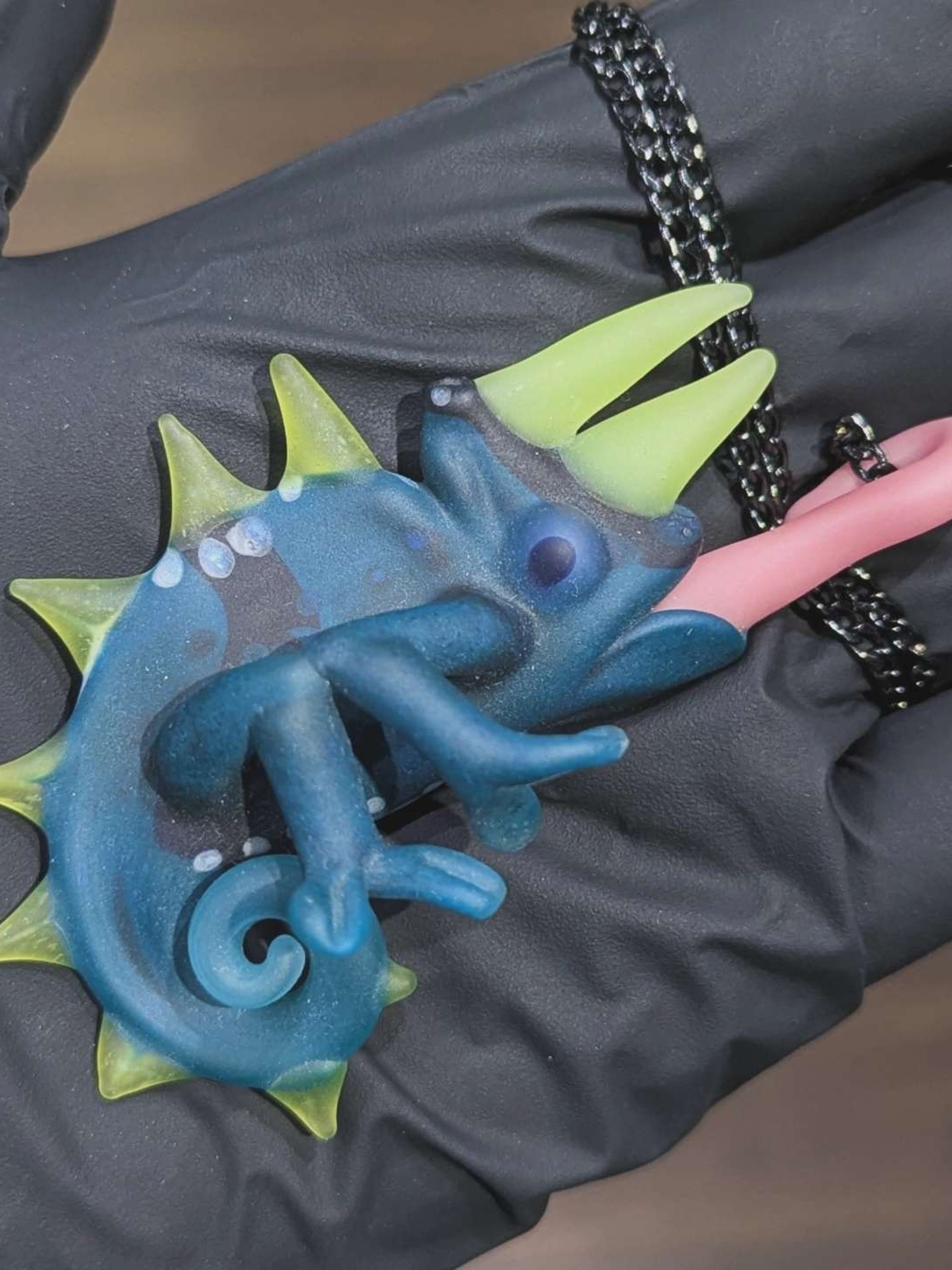 Preview pic of Chameleon Necklace by Hardman Art Glass