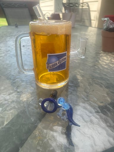Preview pic of Beer Mug Bong