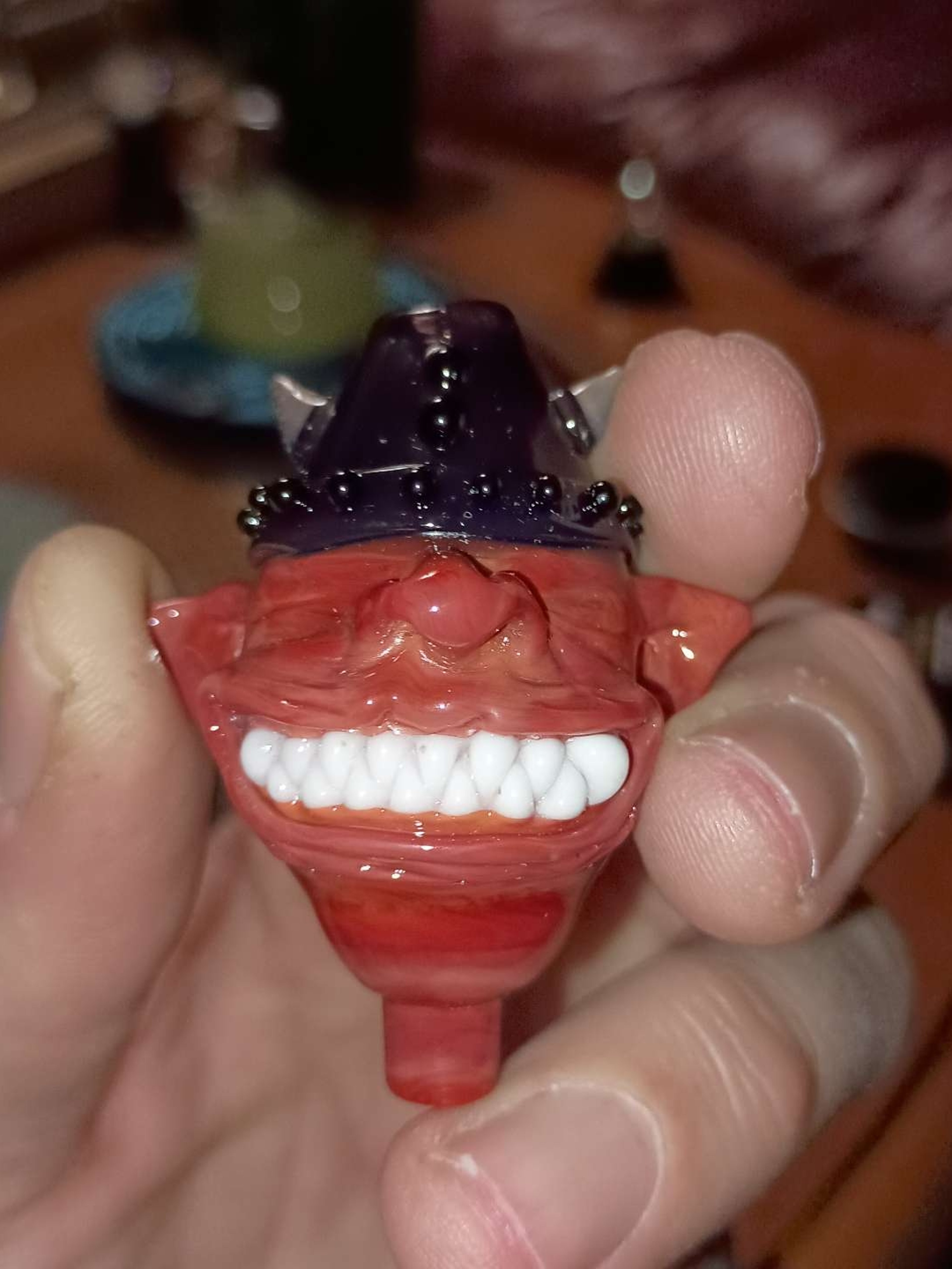 Preview pic of Wyrd glass custom goblin head mini bubble cap