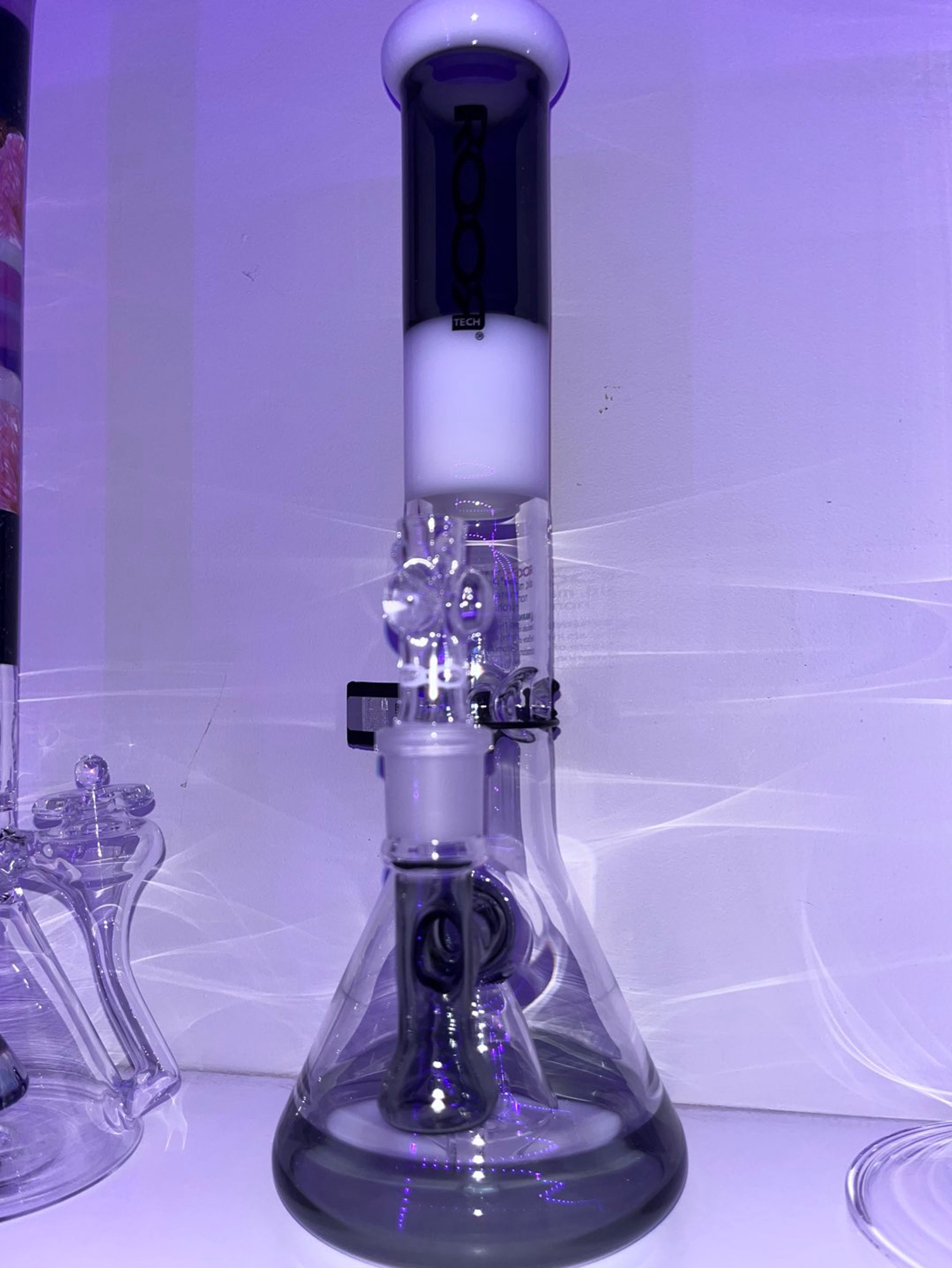 Preview pic of ROOR Tech Beaker (Black/White)