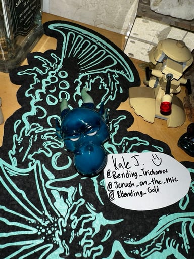 Preview pic of Hendy Glass Dragon Pendant