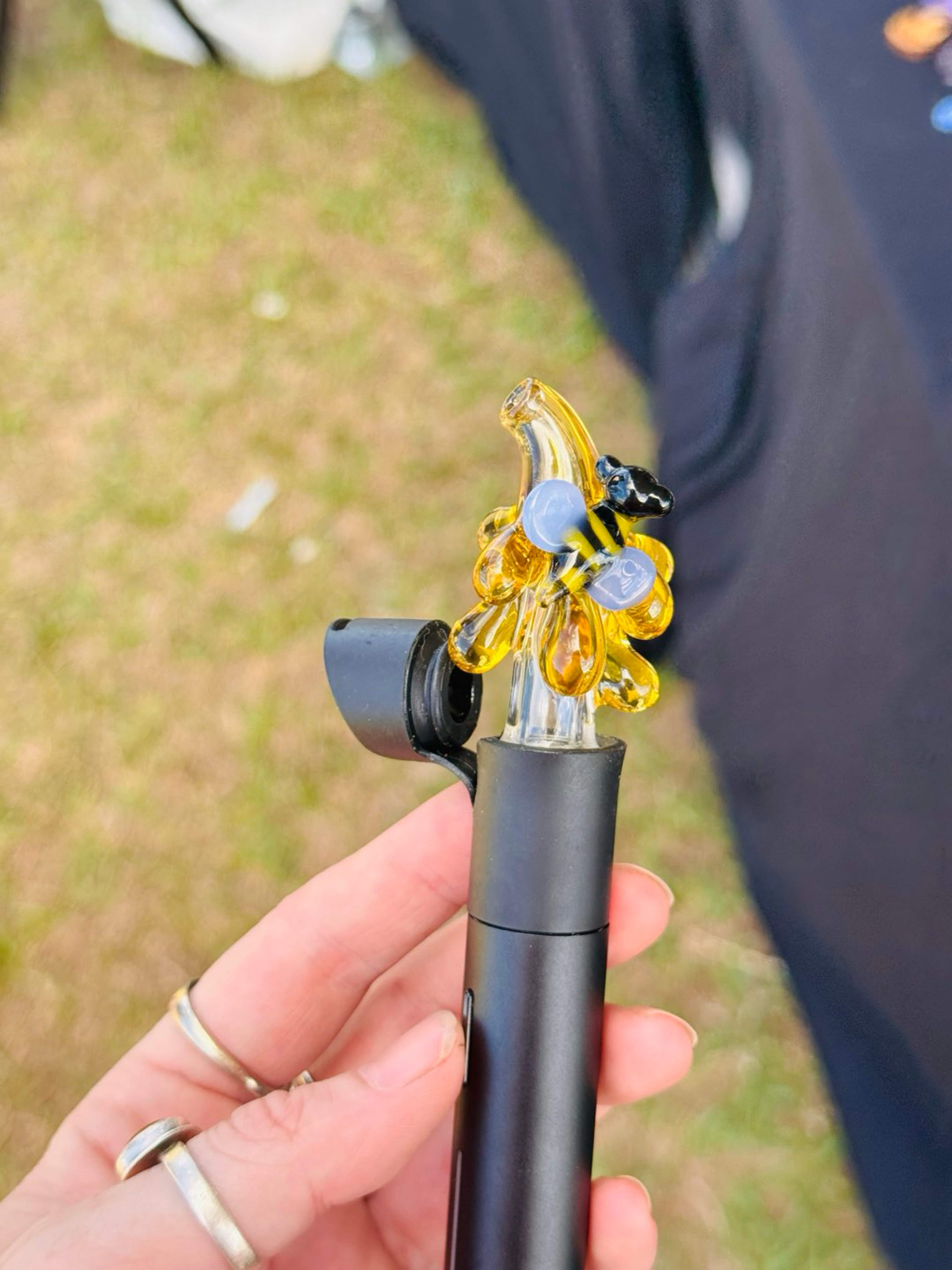 Preview pic of Made to order - bee with honey drips - pivot mouthpiece