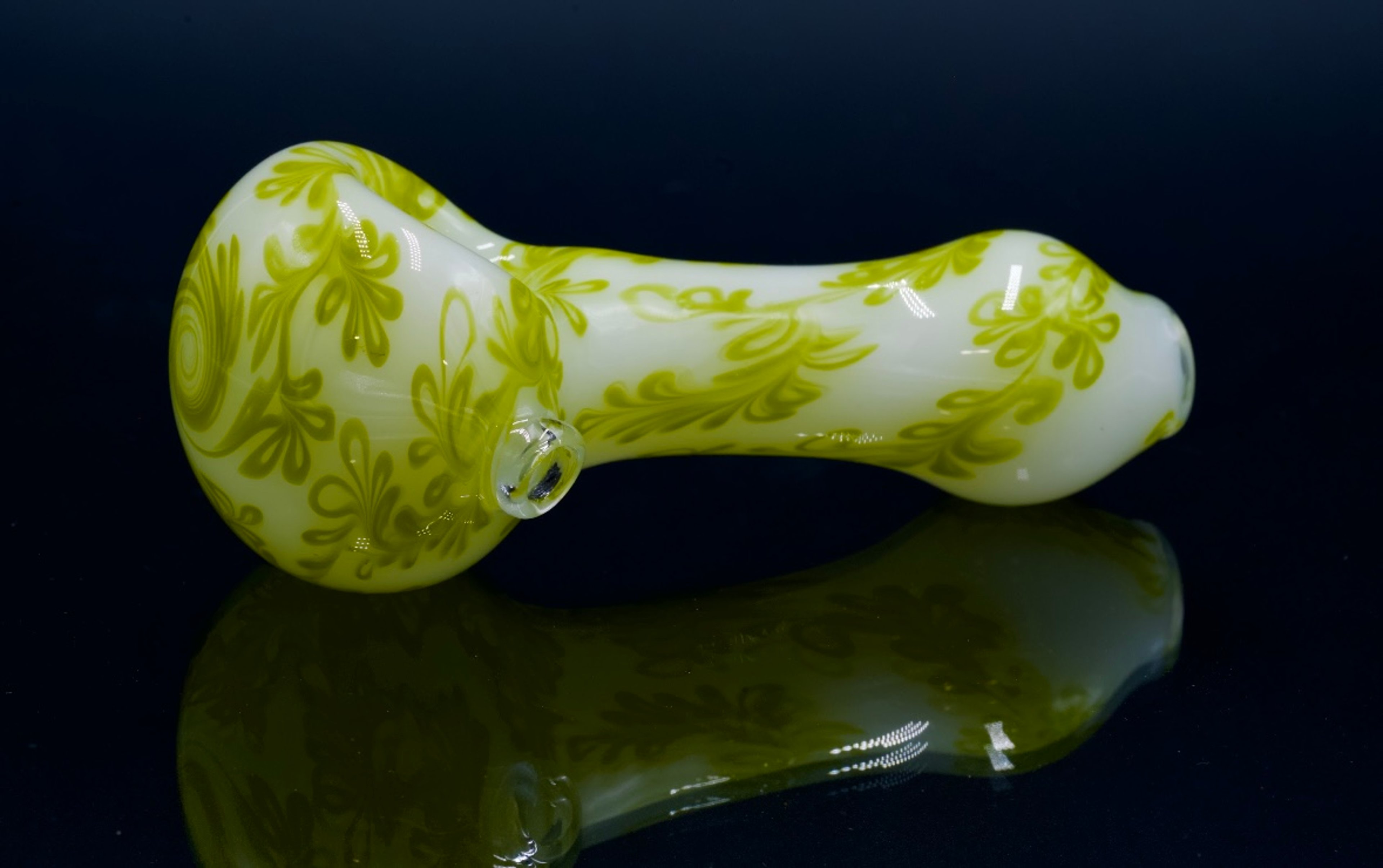Preview pic of Sqwash Glass Lime Green Whole Venna Hand Pipe