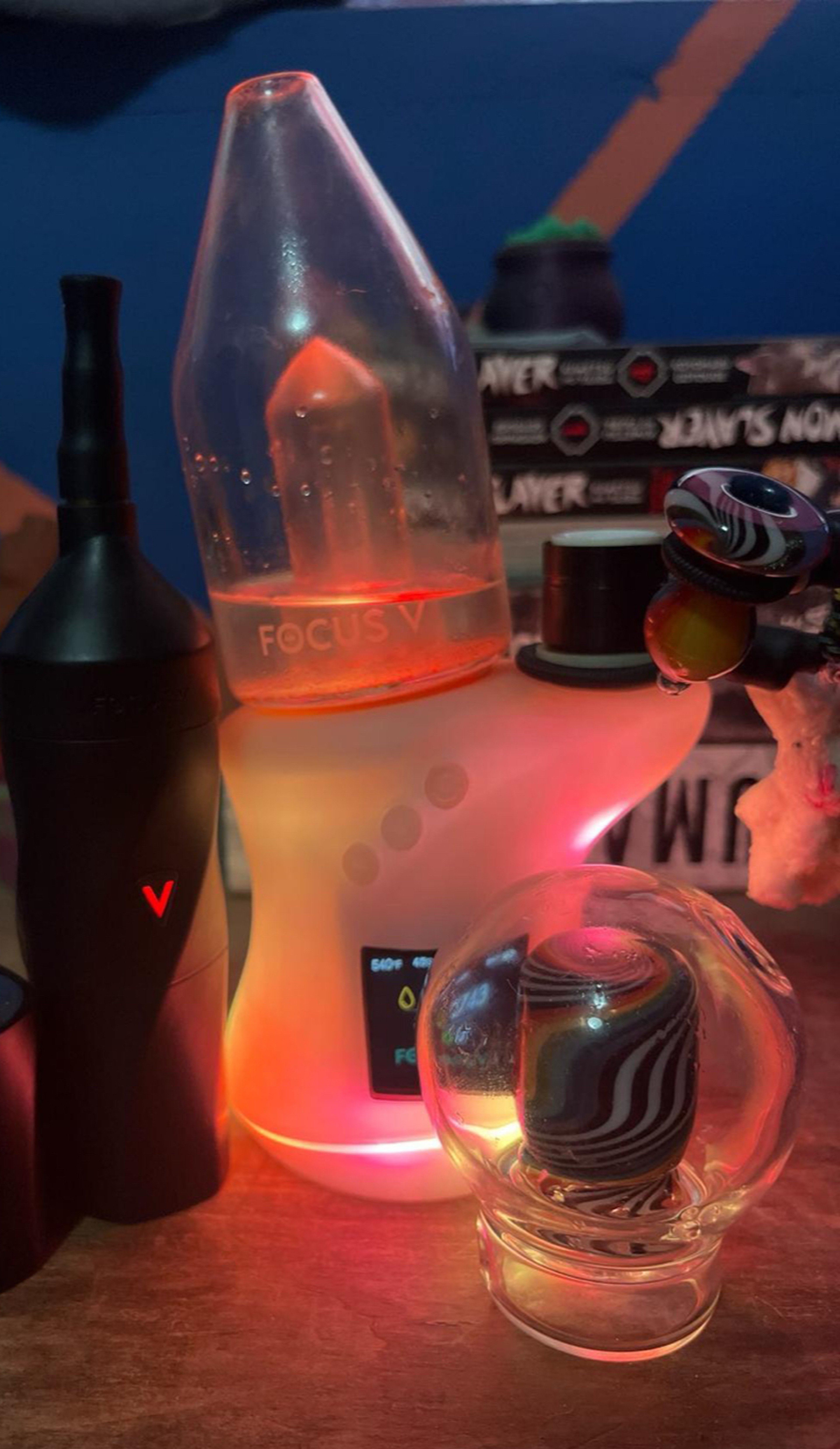 glass and bubble cap image 0
