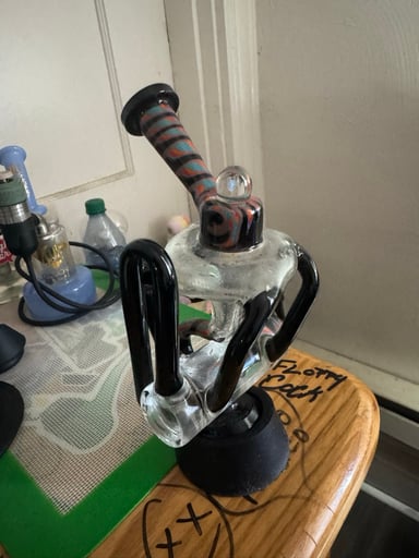 Preview pic of VIP glass 4 uptake Puffco top
