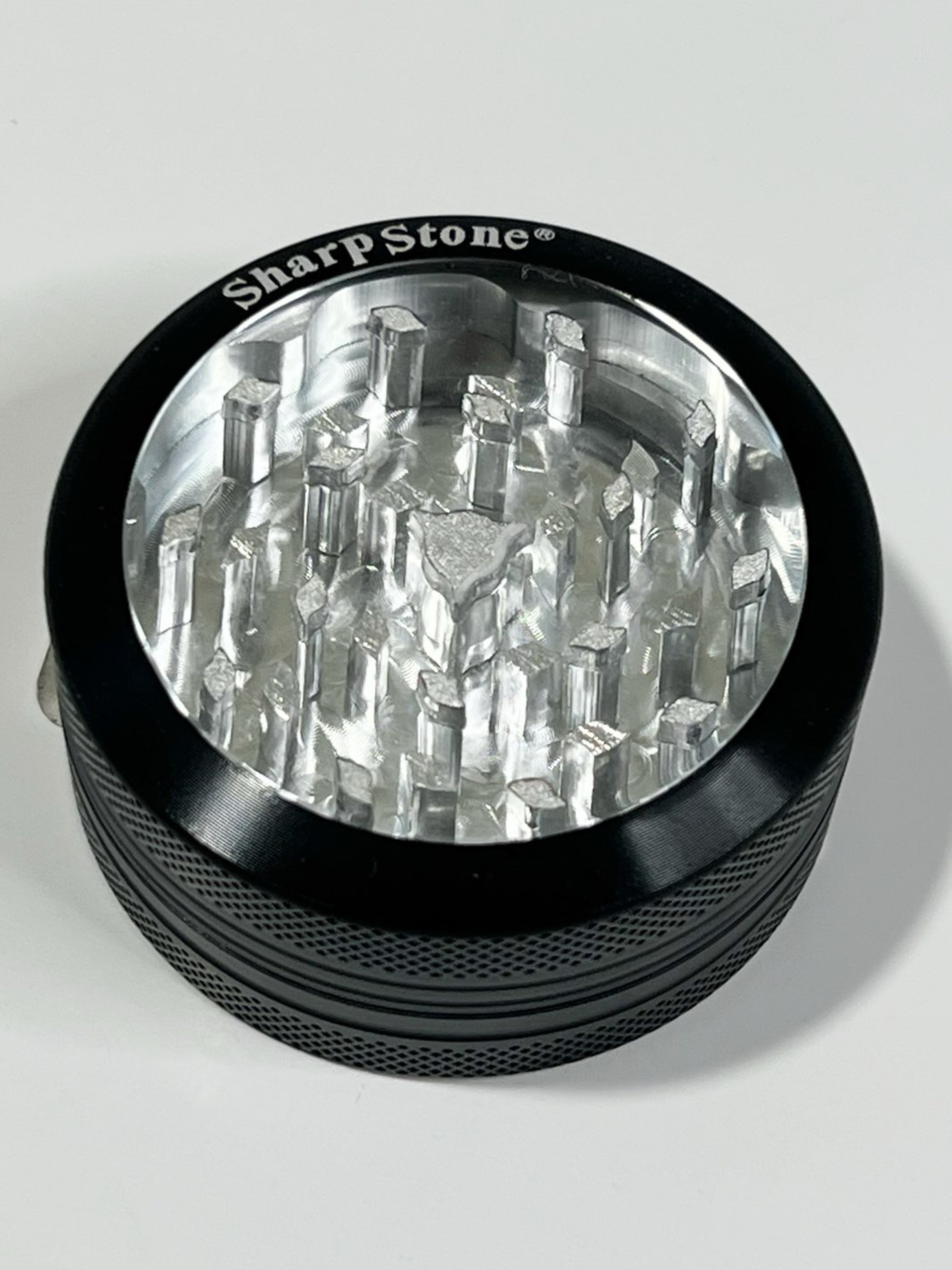 Preview pic of Sharpstone 2pc Grinder w/ Clear Glass Top 2.5"