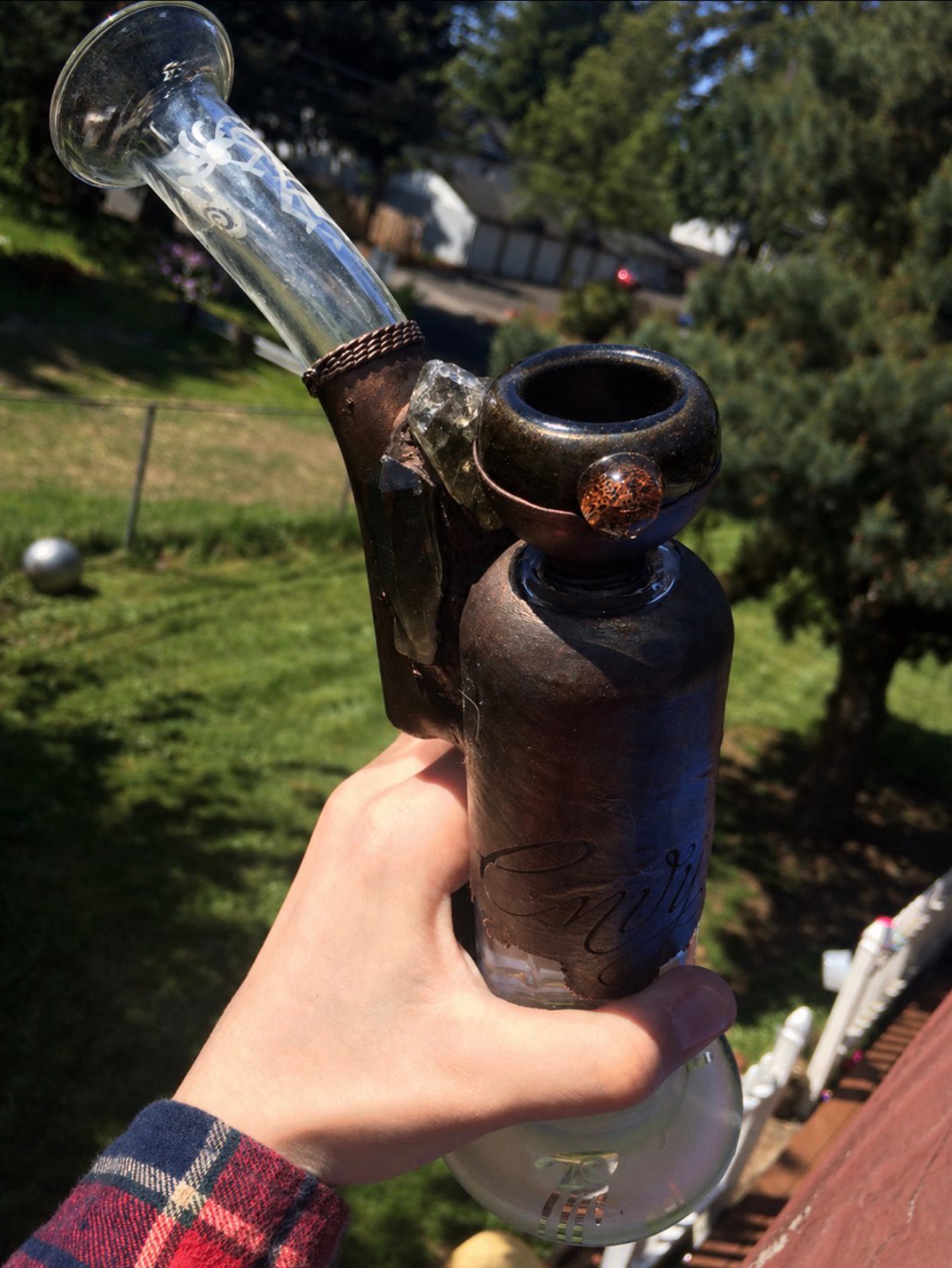 Preview pic of Envy electroformed quartz bong
