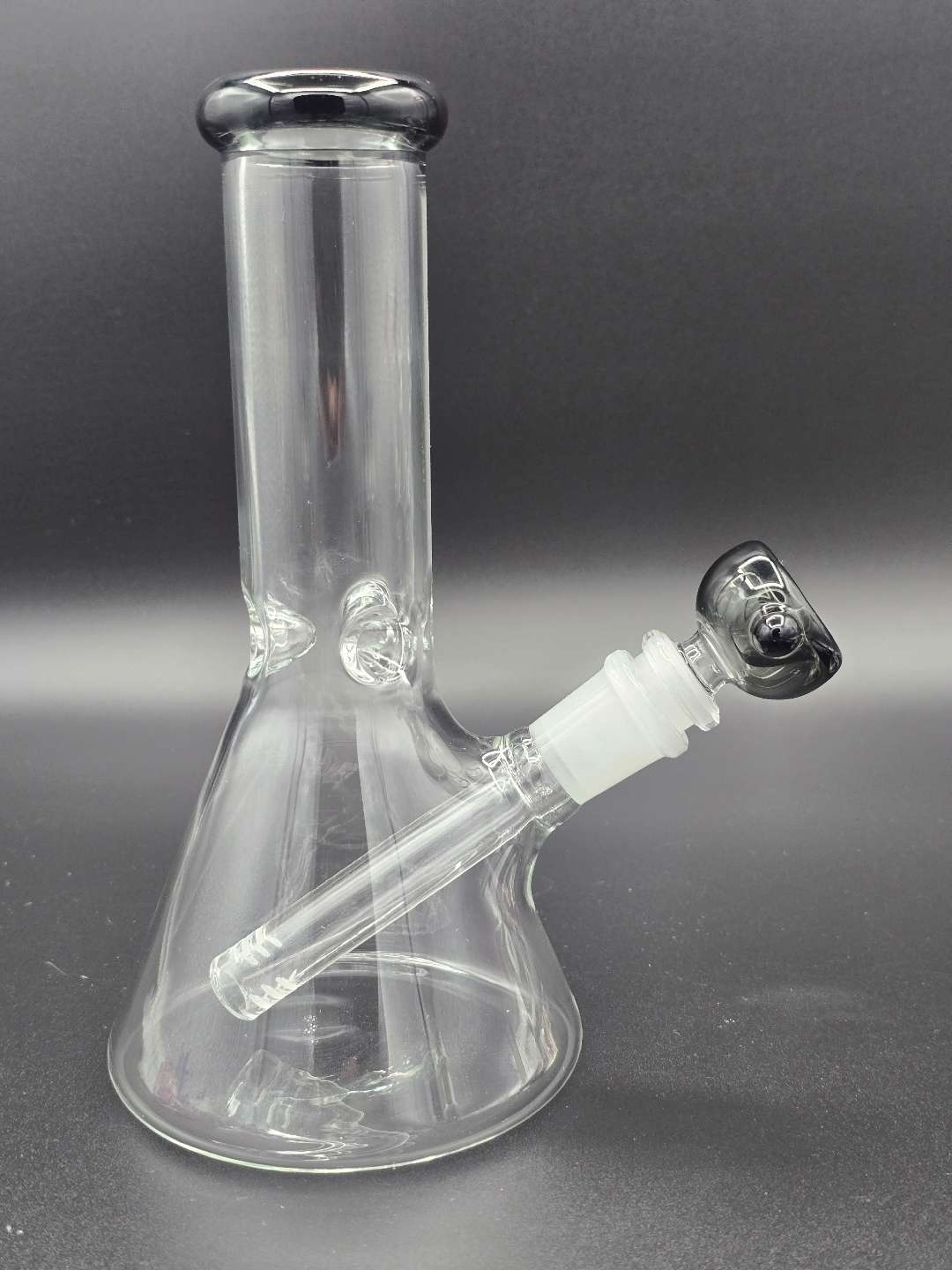 Small Smoke 8" Beaker image 0
