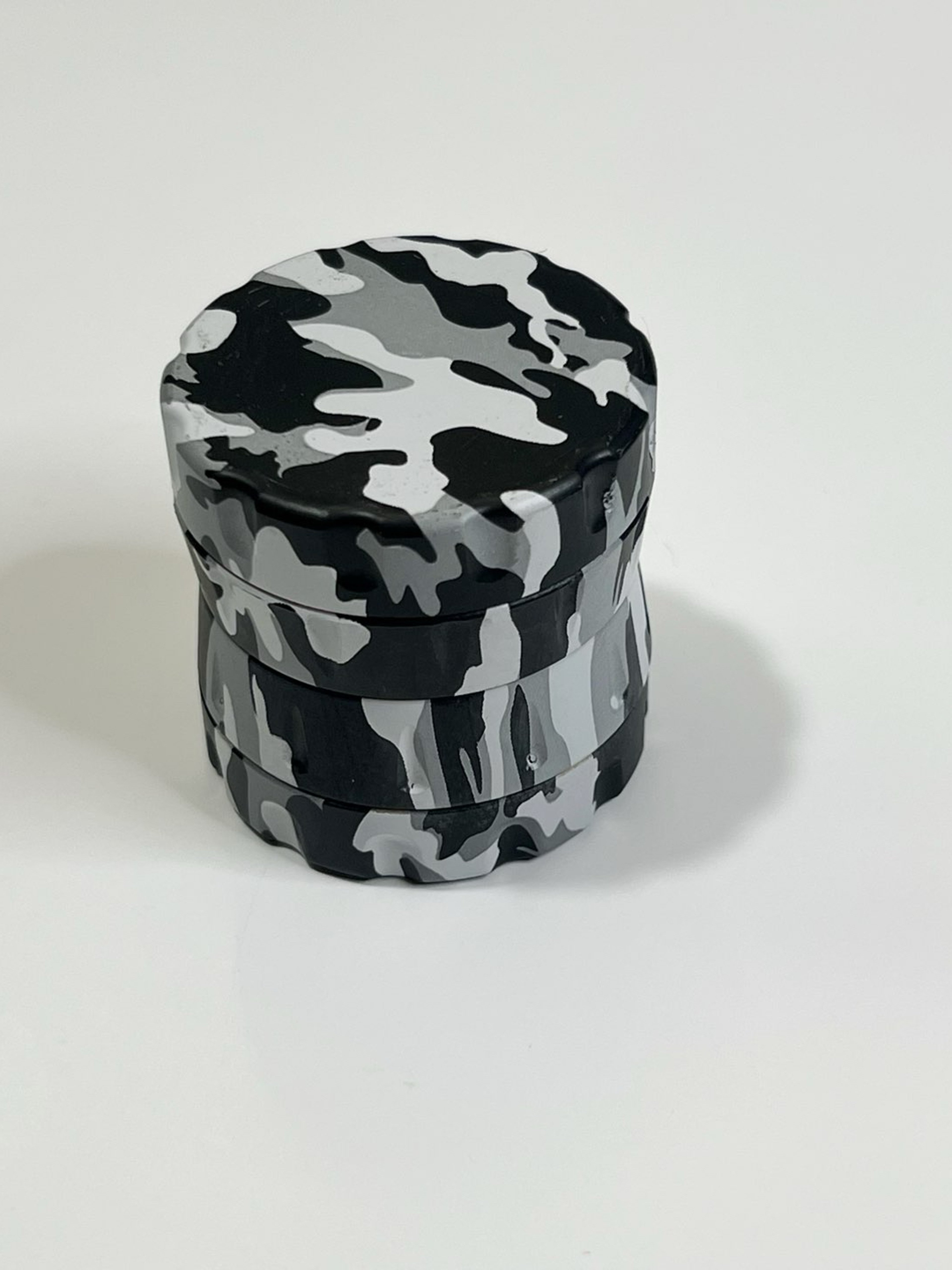 Preview pic of 4-Piece Herb Plastic Metal Grinder - Snow Camo 2"