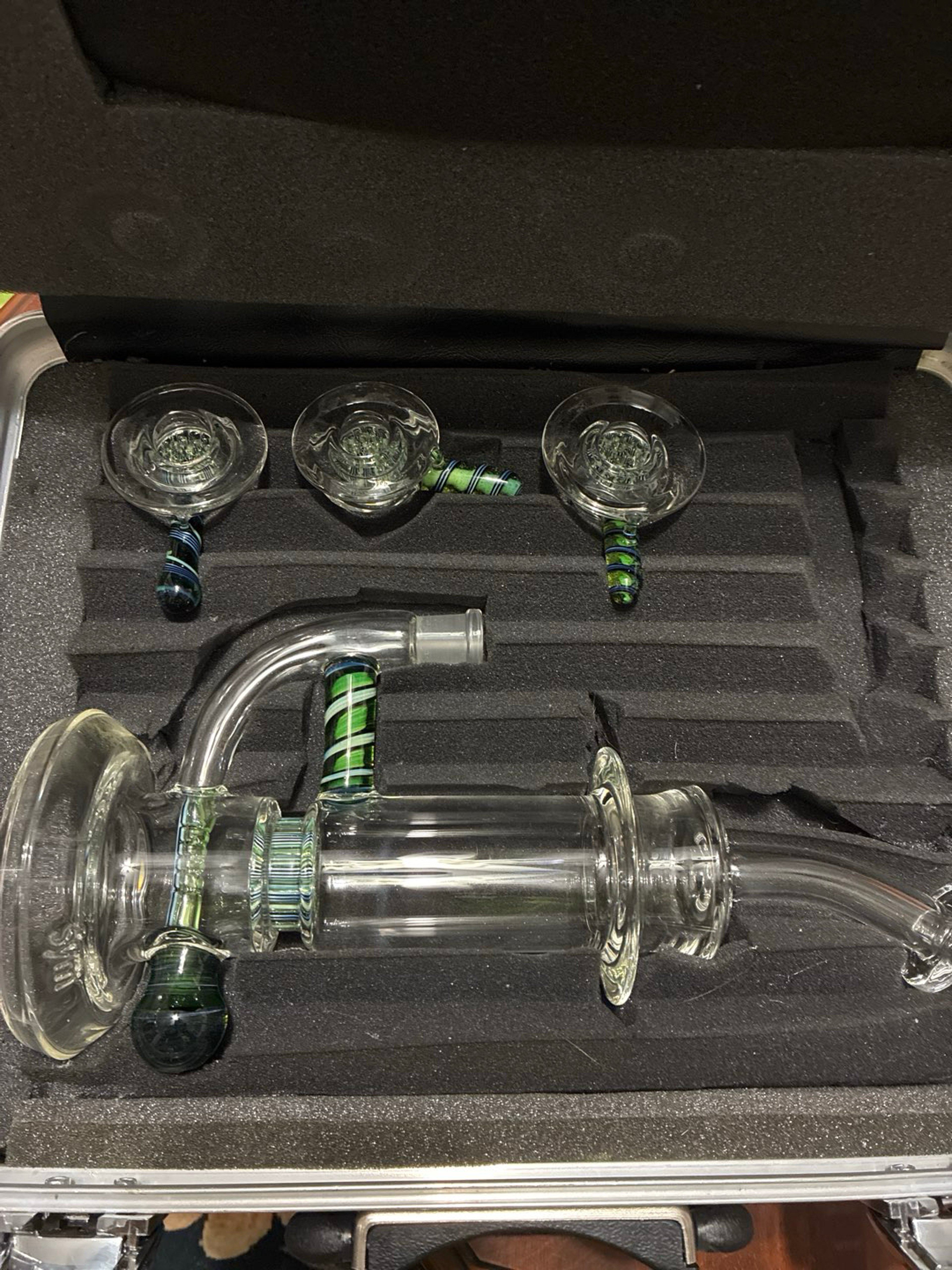 Preview pic of Symbiartic with 3 slides and case