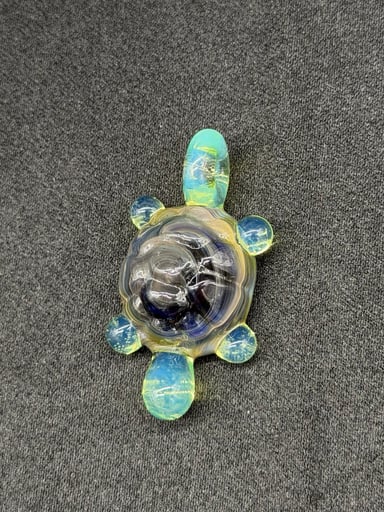 Preview pic of DLHGLASS turtle pendant