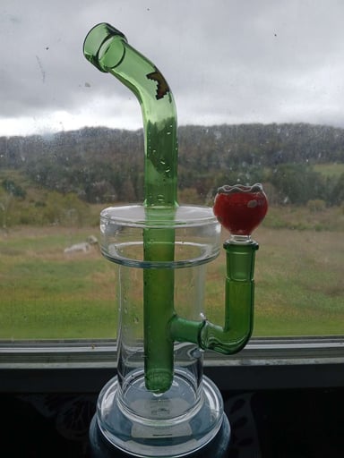 Preview pic of Hemper XL gaming bong