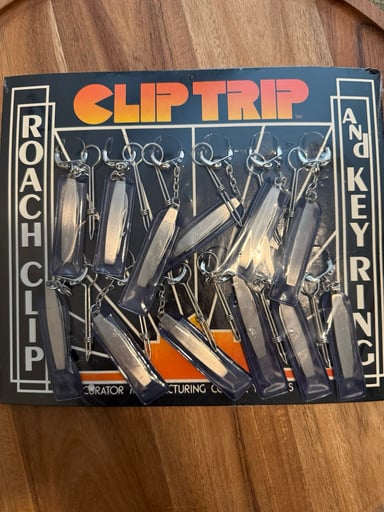 Preview pic of Clip Trip vintage roach clip knife combo keychain