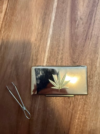 Preview pic of Vintage cigarette/ joint holder comes with roach clip